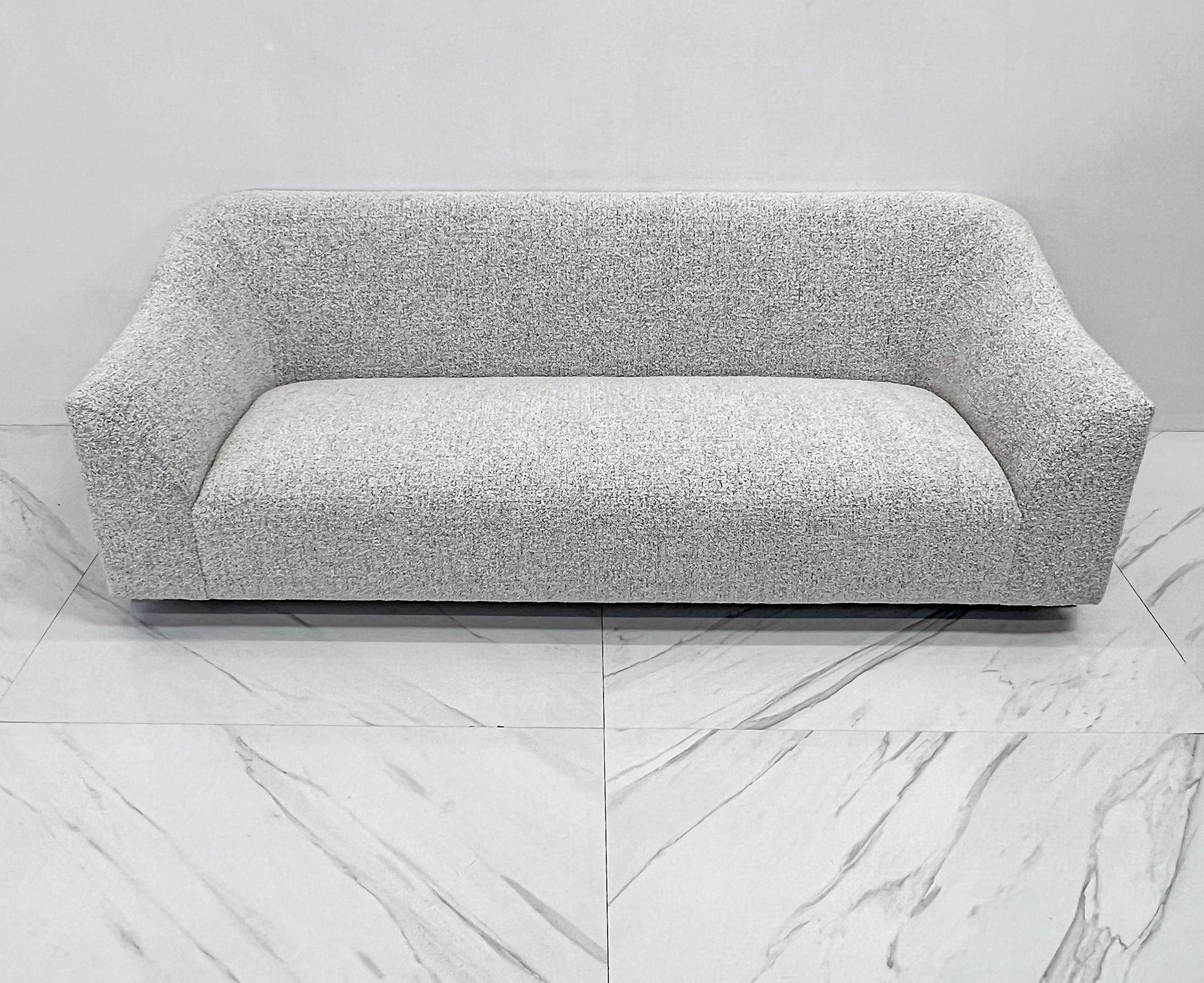 Eric Jourdan Snowdonia Modernes Sofa für Ligne Roset aus schwarzem und weißem Bouclé im Angebot 2