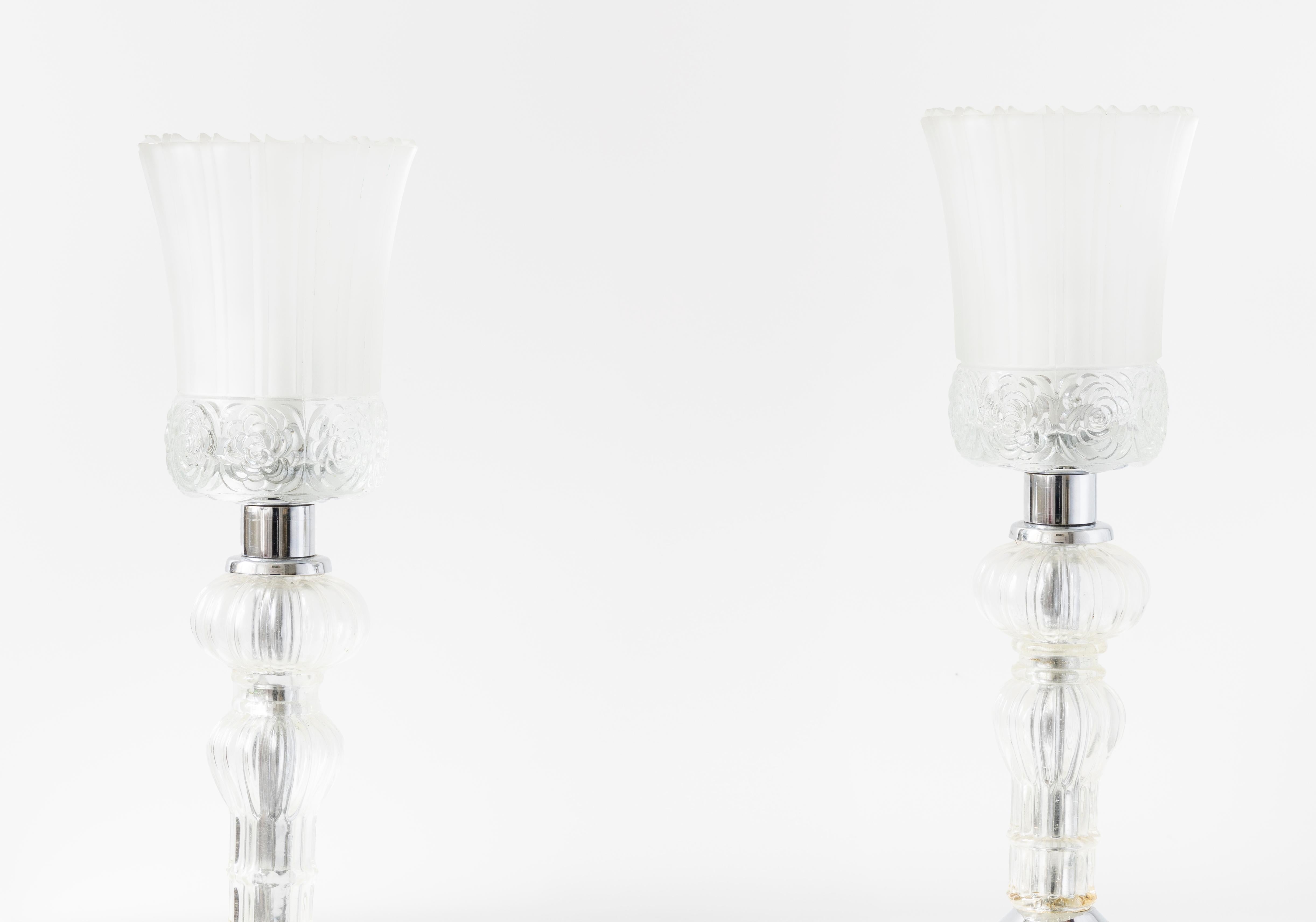 Français Eric Katz, paire de lampes de bureau françaises vintage en verre sablé et chrome en vente