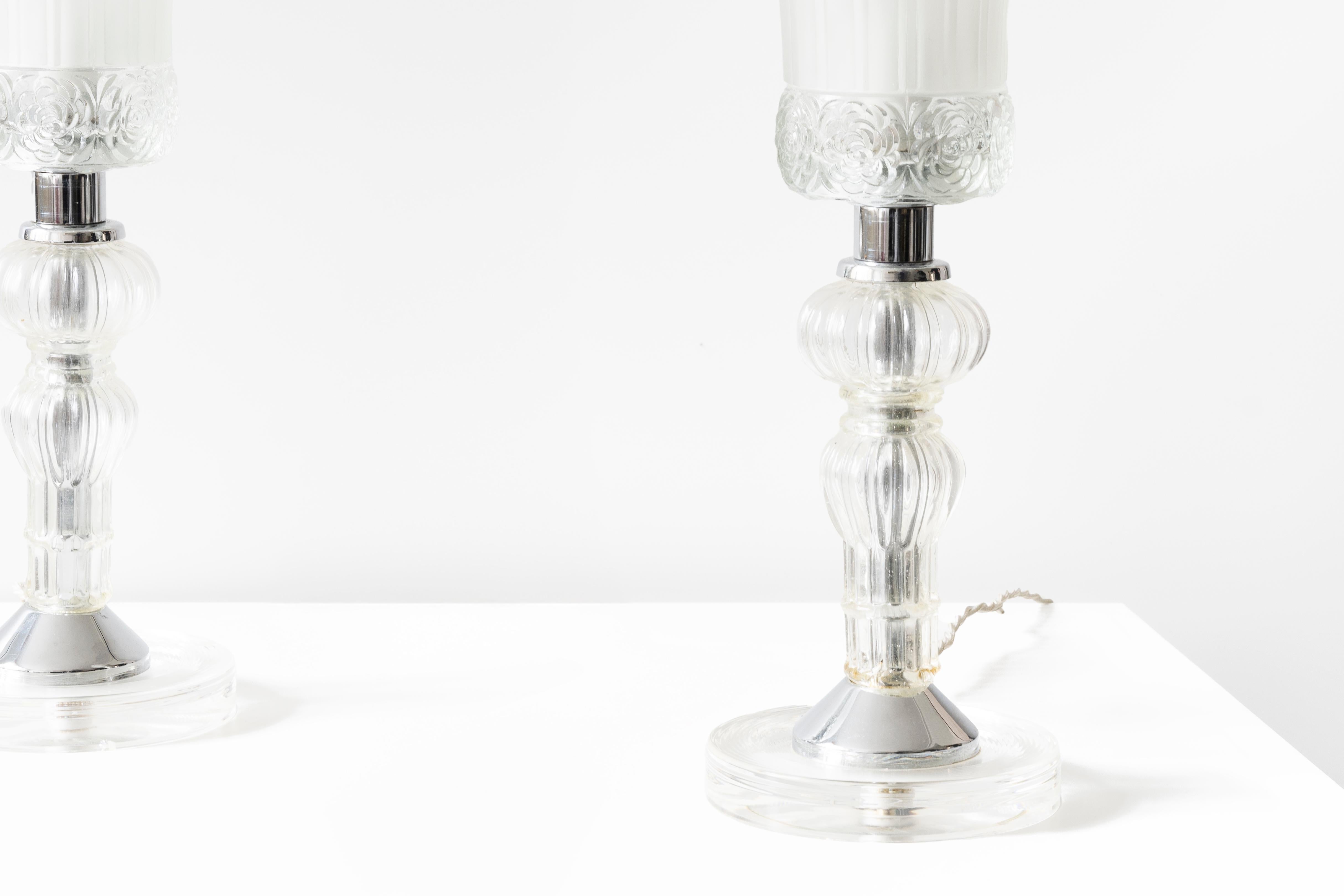 Eric Katz, paire de lampes de bureau françaises vintage en verre sablé et chrome en vente 2