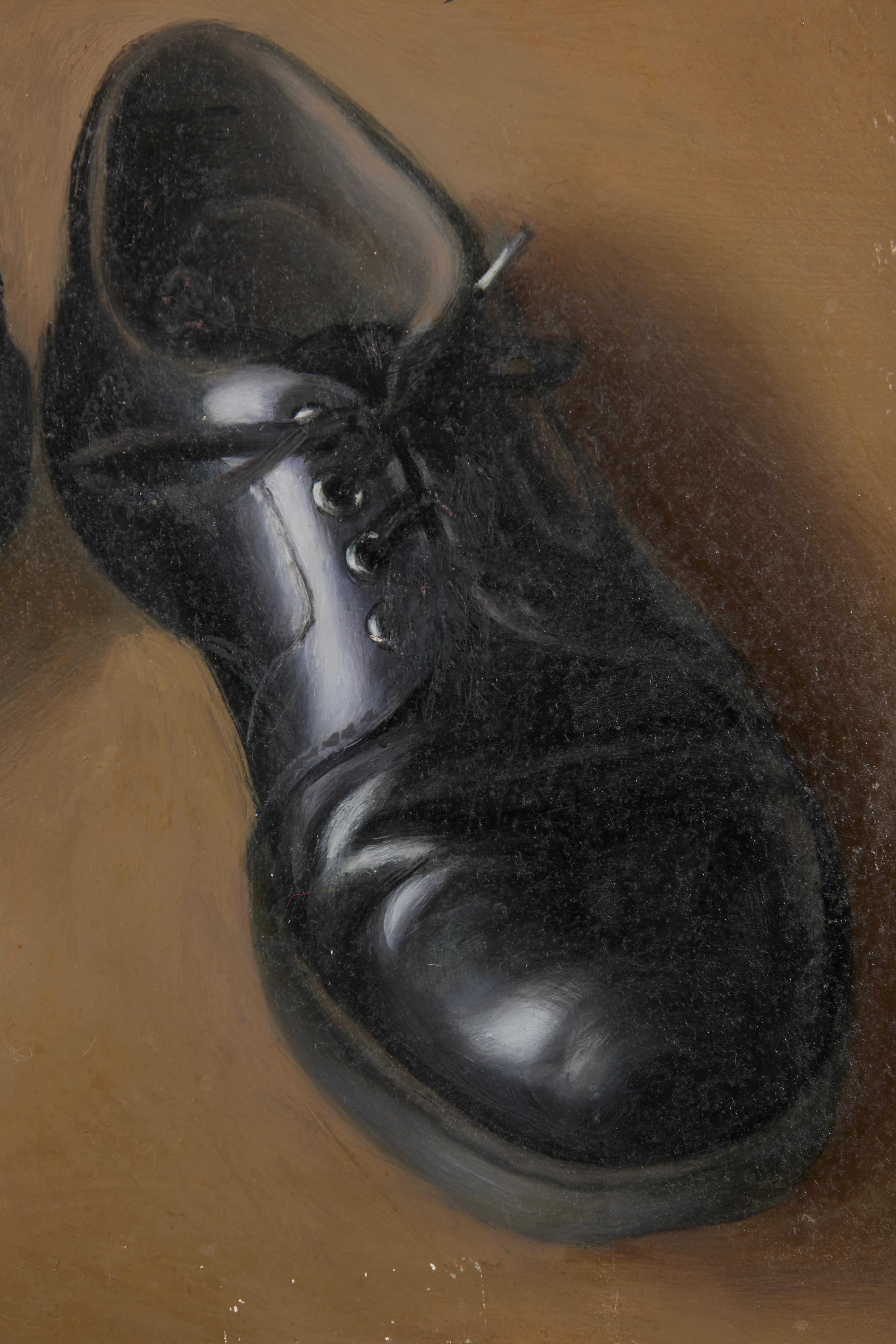 Stilleben mit schwarzen Lederschuhen im Angebot 1