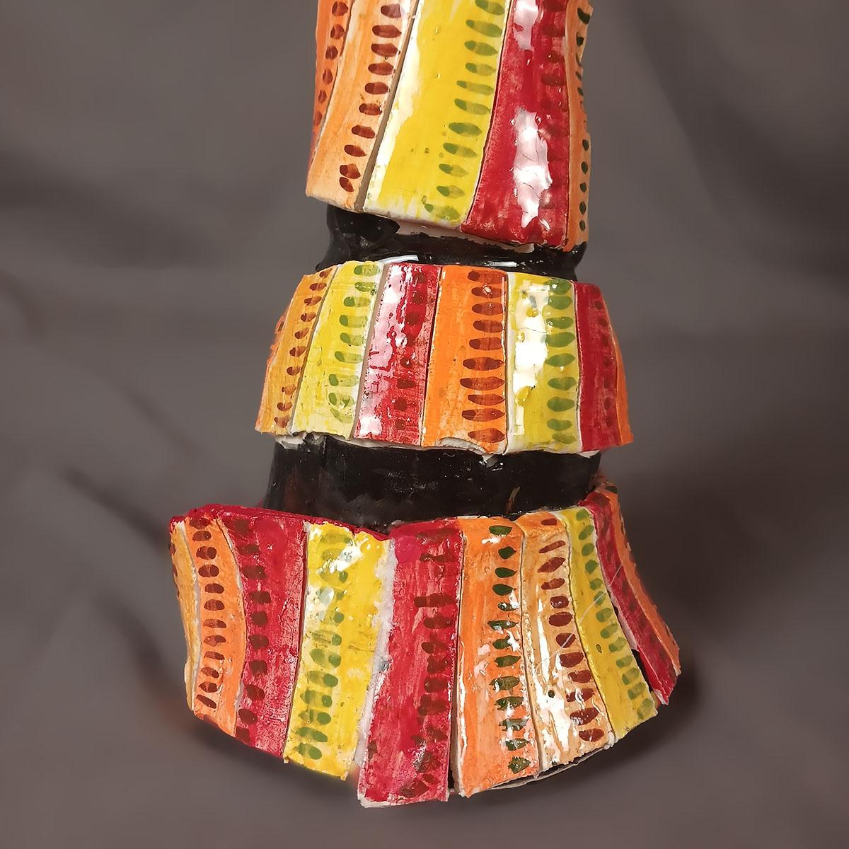 Postmoderno Scultura in ceramica dipinta a mano 