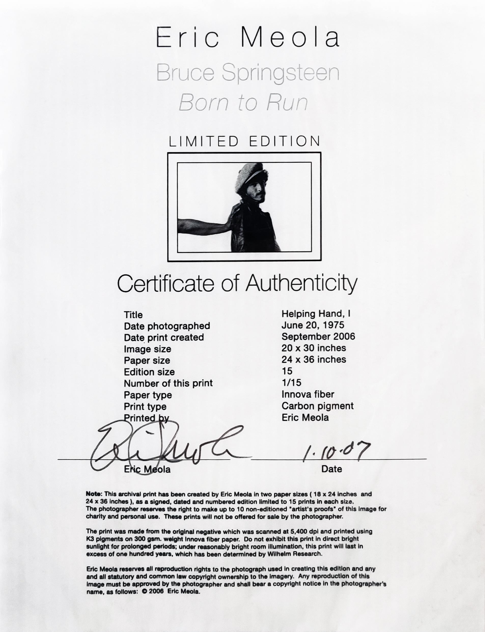 Helping Hand, I (Bruce Springsteen), rara impresión firmada - Photograph de Eric Meola