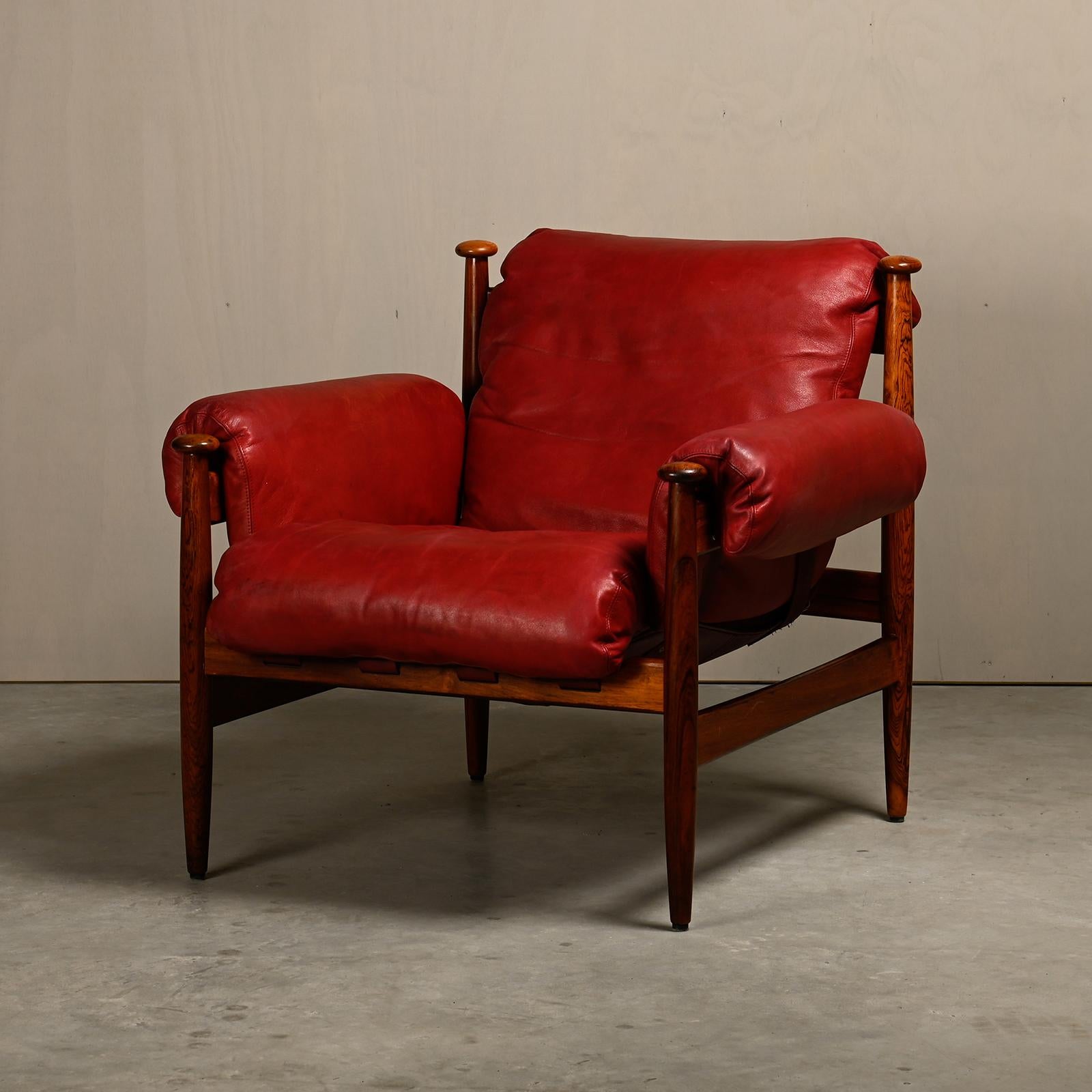 Eric Merthen Amiral Lounge Chair in dark wood and red leather for IRE Möbler For Sale 1