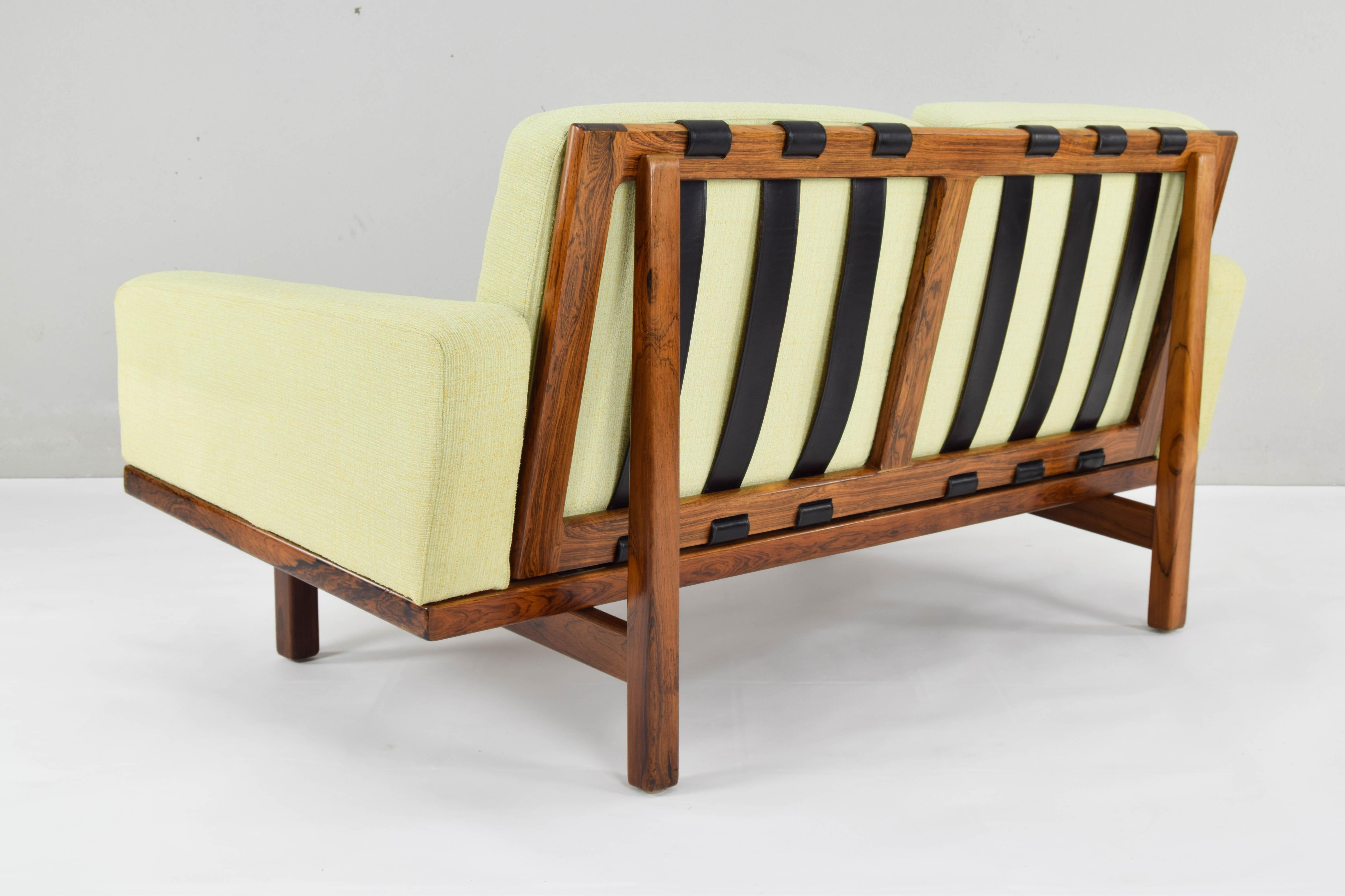 Eric Merthen Scandinavian Modern Tornado Sofa 2-Seater for IRE Möbler Sweden 60s In Good Condition In Escalona, Toledo