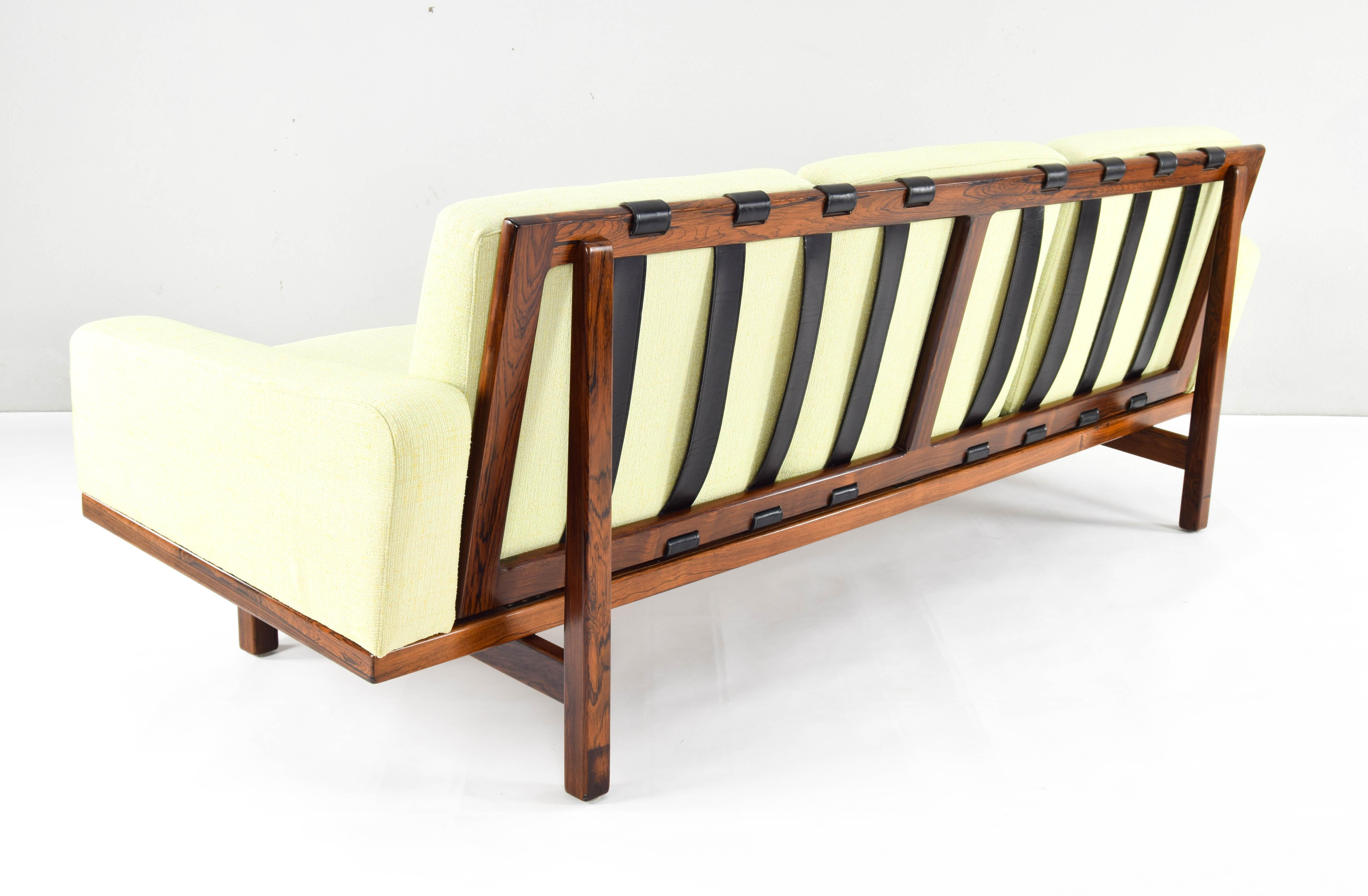 Eric Merthen Scandinavian Modern Tornado Sofa 3-Seater for IRE Möbler Sweden 60s In Good Condition In Escalona, Toledo