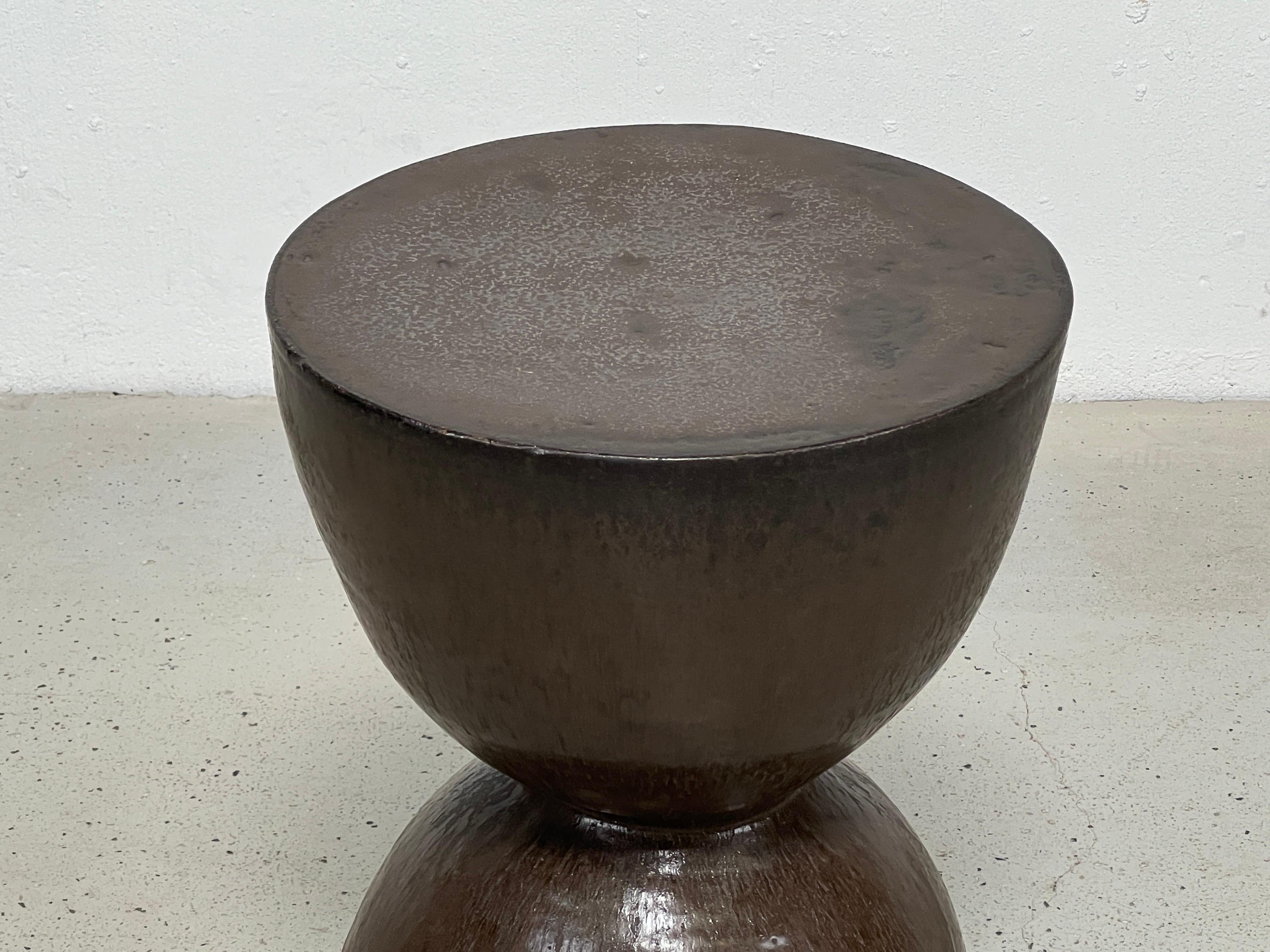 Eric O'Leary Keramik-Hocker / Tisch im Angebot 1