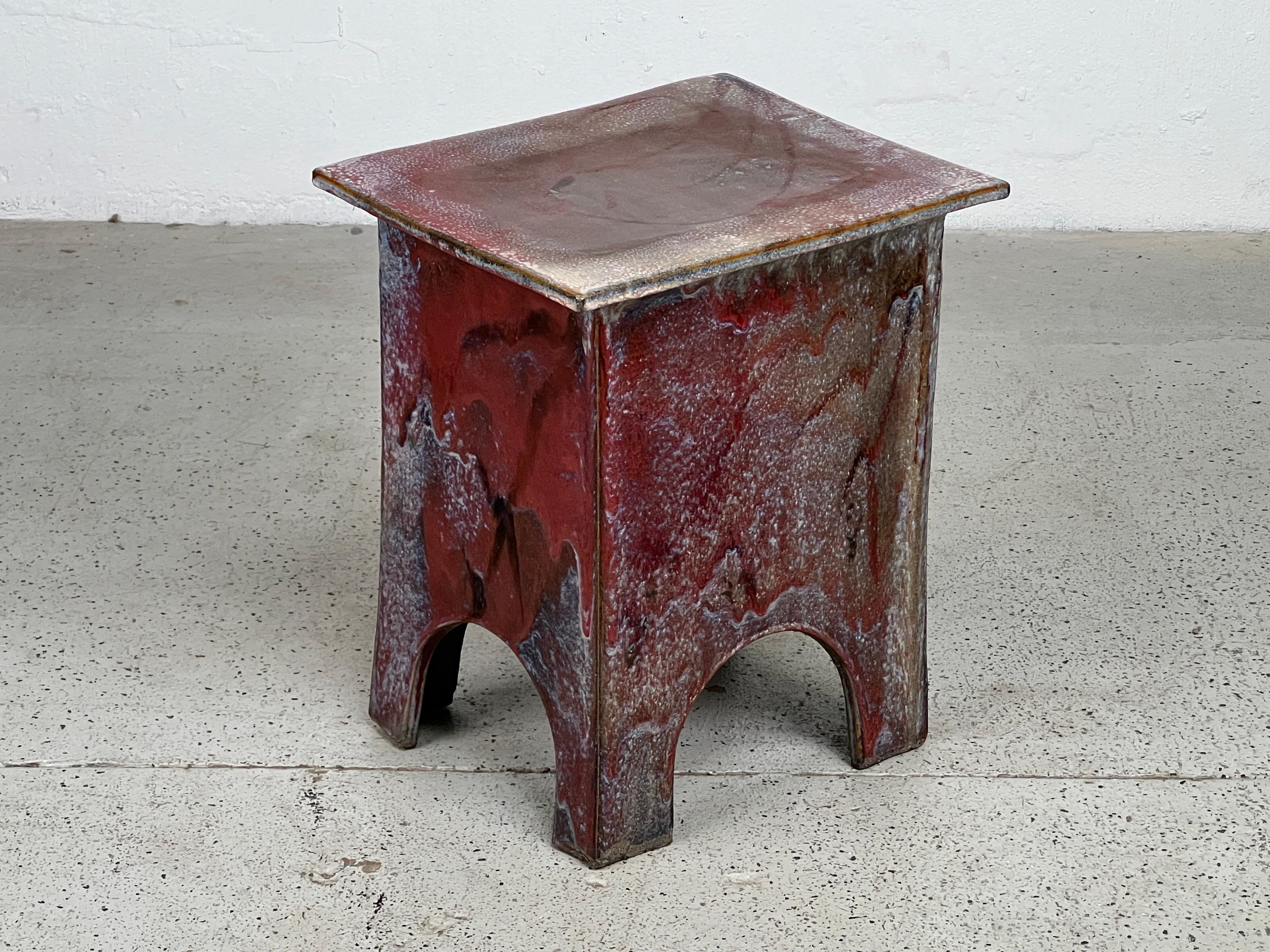 Eric O'Leary Keramik-Hocker / Tisch im Angebot 2