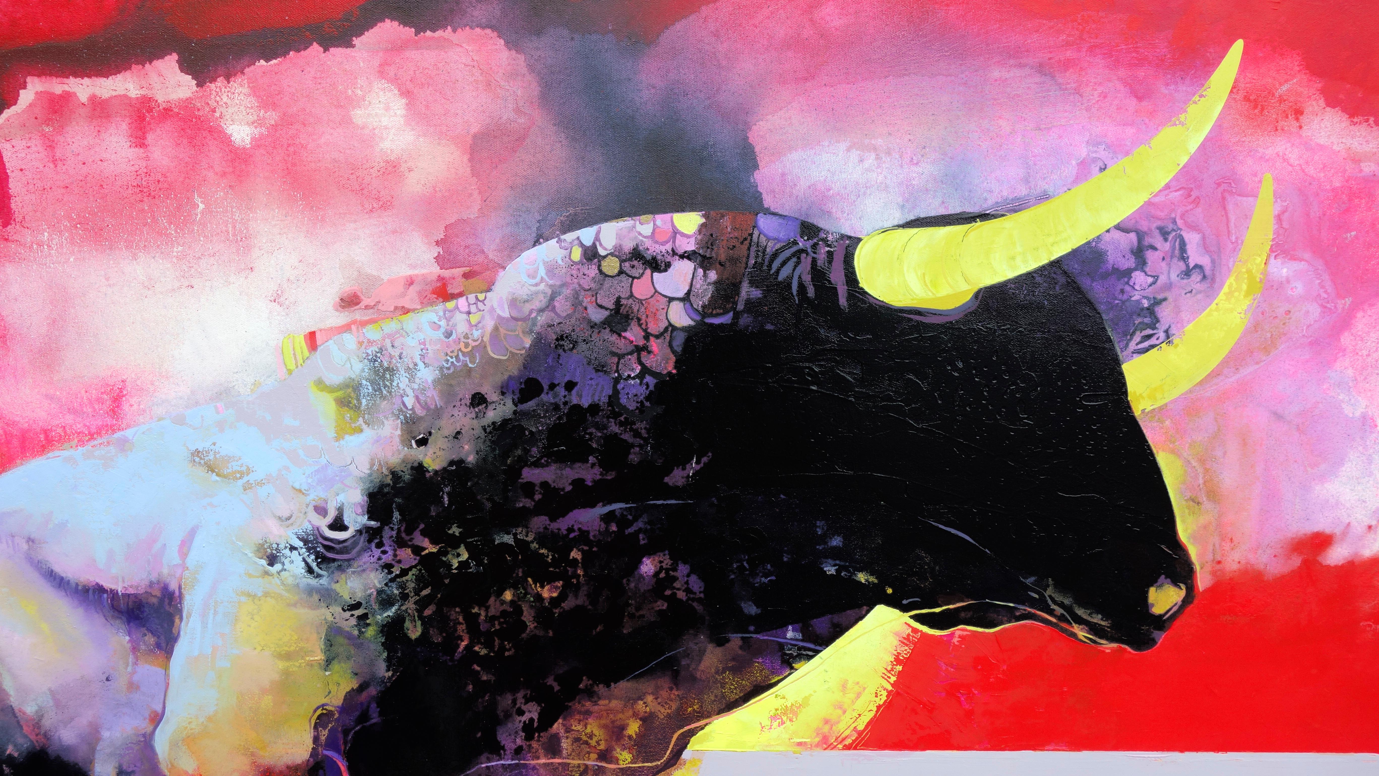 Entre Ciel et Terre - Huile de taureau abstraite rouge et audacieuse symbolisant la force et le pouvoir - Painting de Eric Robitaille