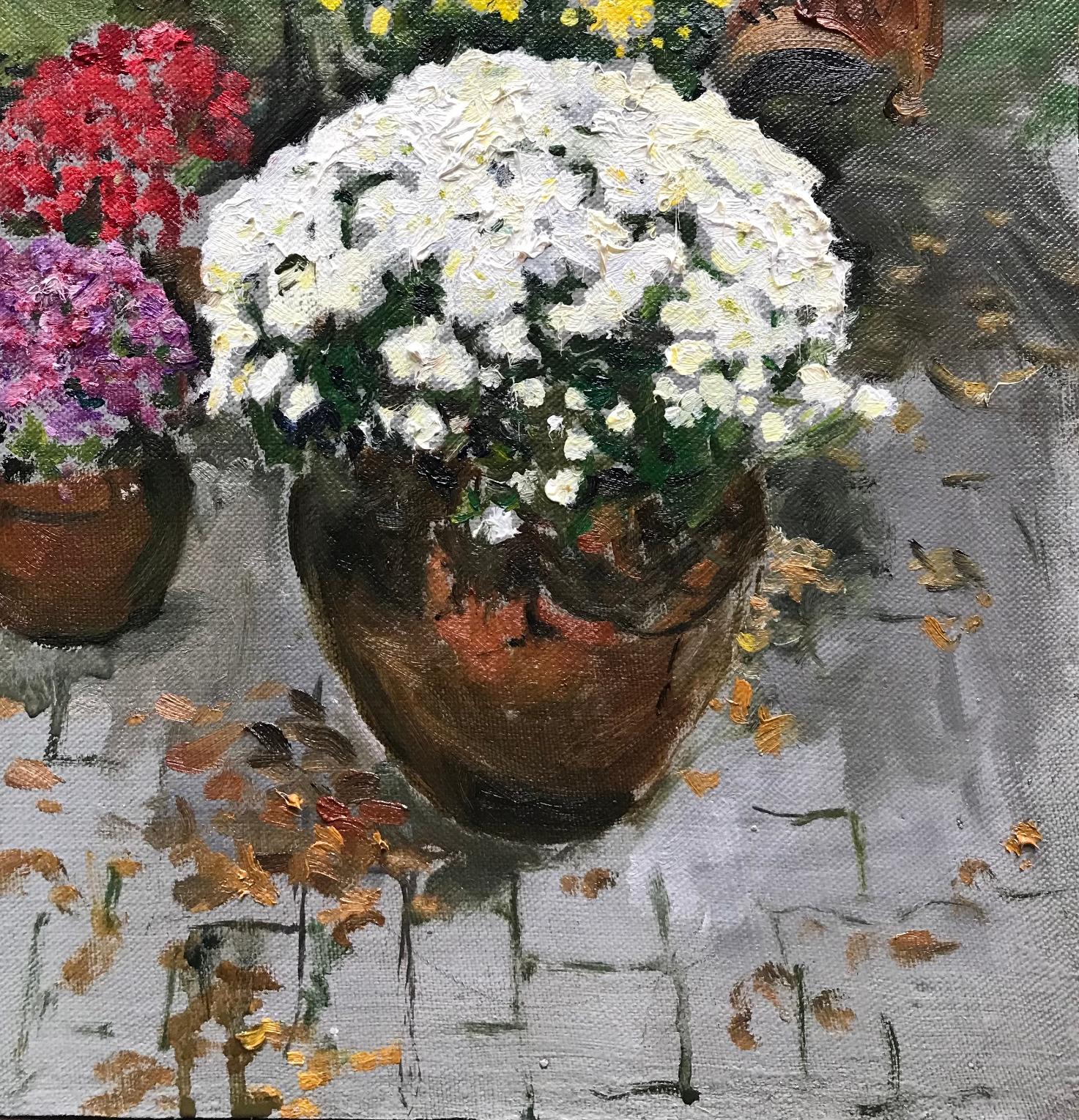  Mums, 12 x 9, Öl, Farben, Schönheit der Natur, Impressionismus, Blumenmuster  (Grau), Still-Life Painting, von  Eric Santoli