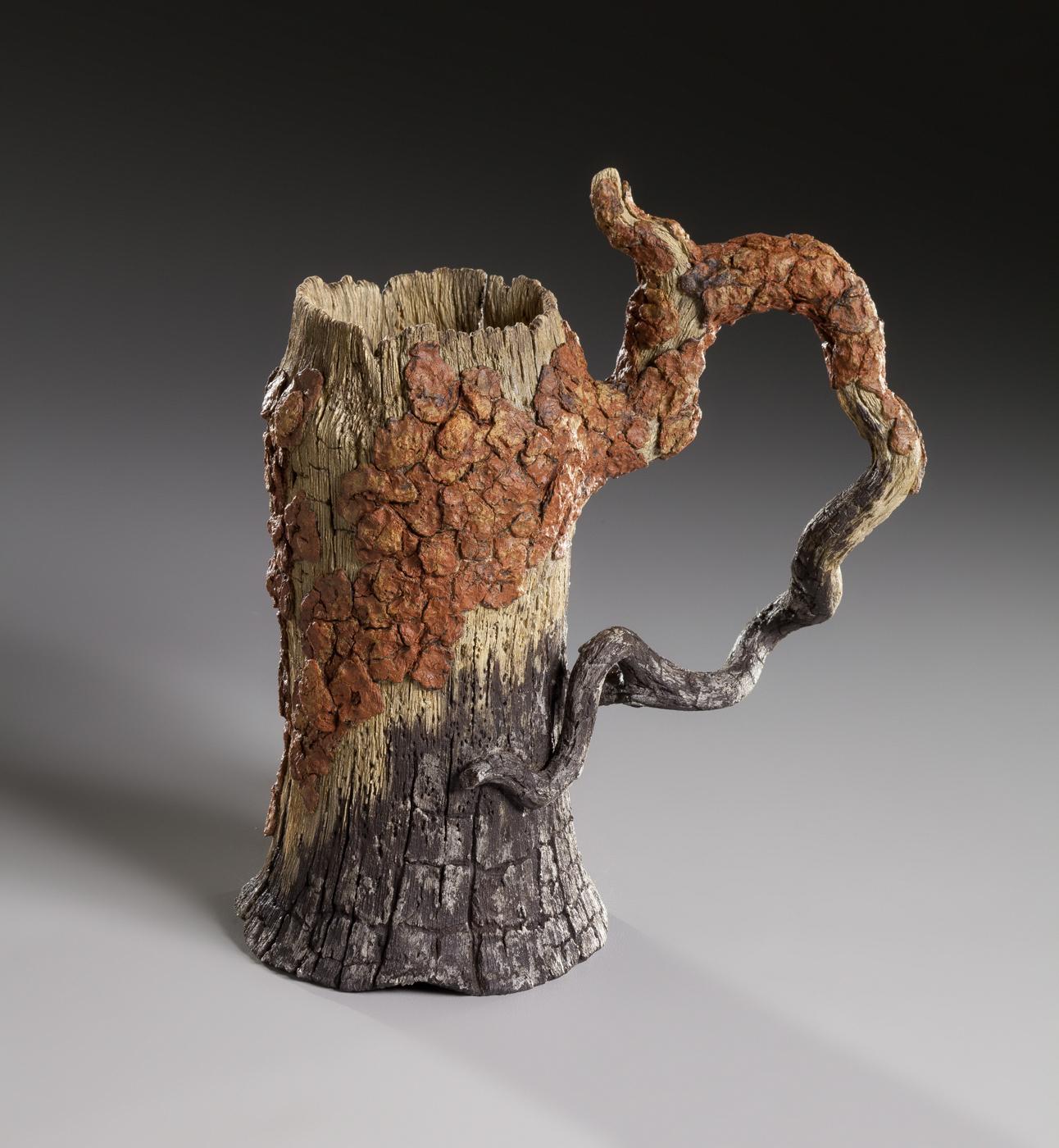 Eric Serritella Still-Life Sculpture – Bark-Tasse aus gekohltem Kiefernholz