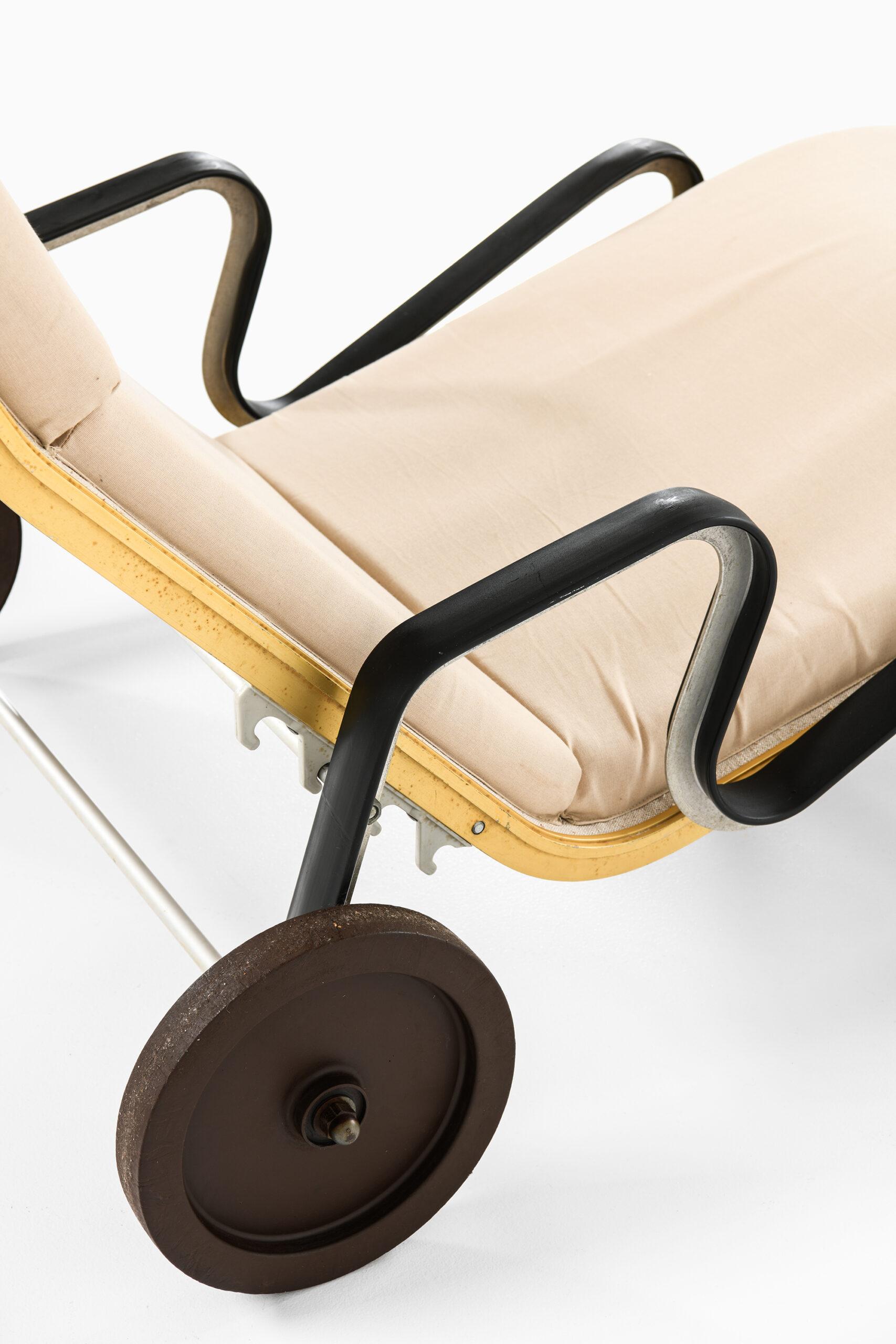 Scandinave moderne Fauteuil de salon/chaise longue Eric Sigfrid Persson produit en Suède en vente