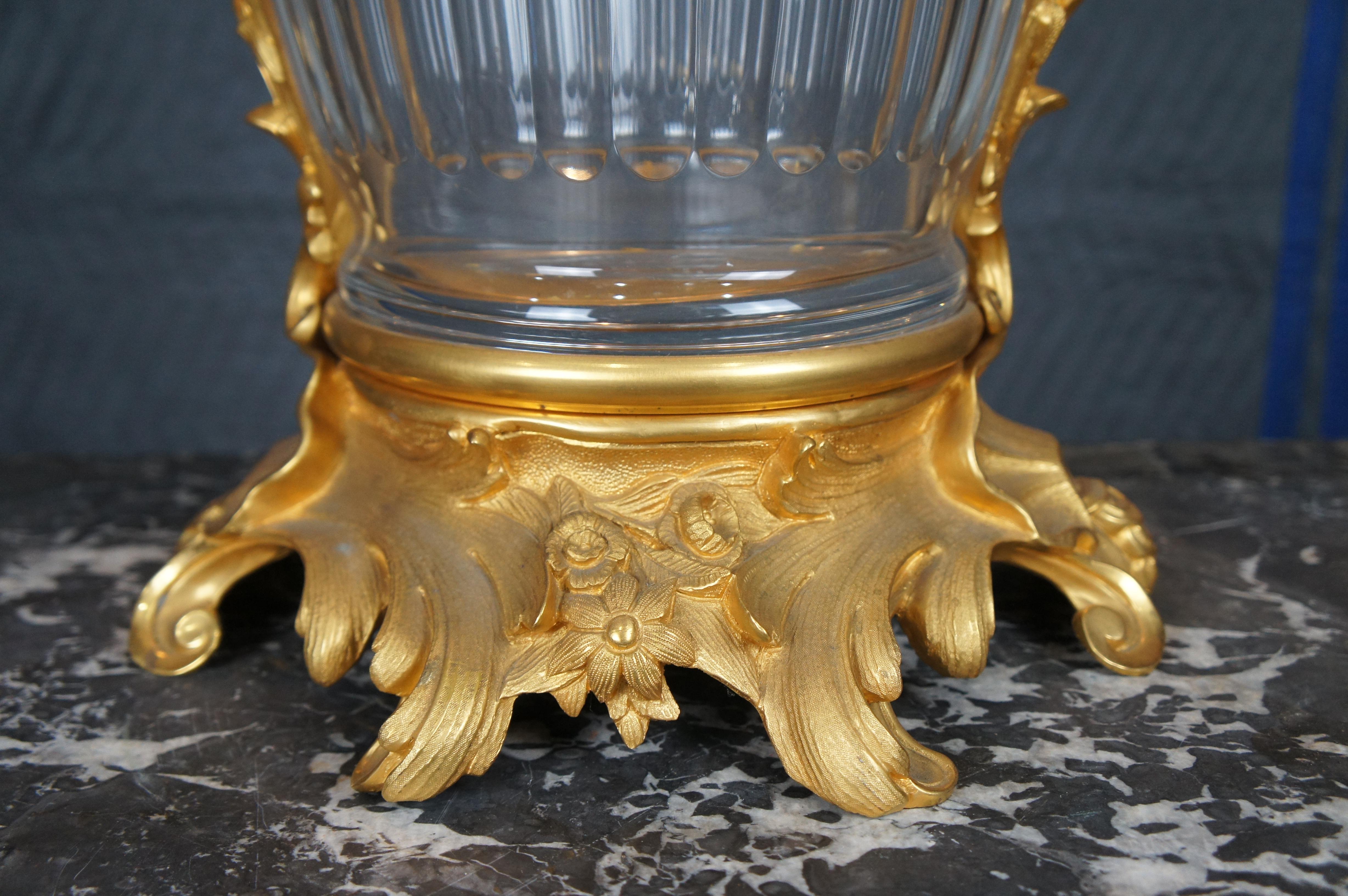 Laiton Eric Stepniewski Vase chérubin figuratif en bronze doré et cristal Louis XV Rococo 35
