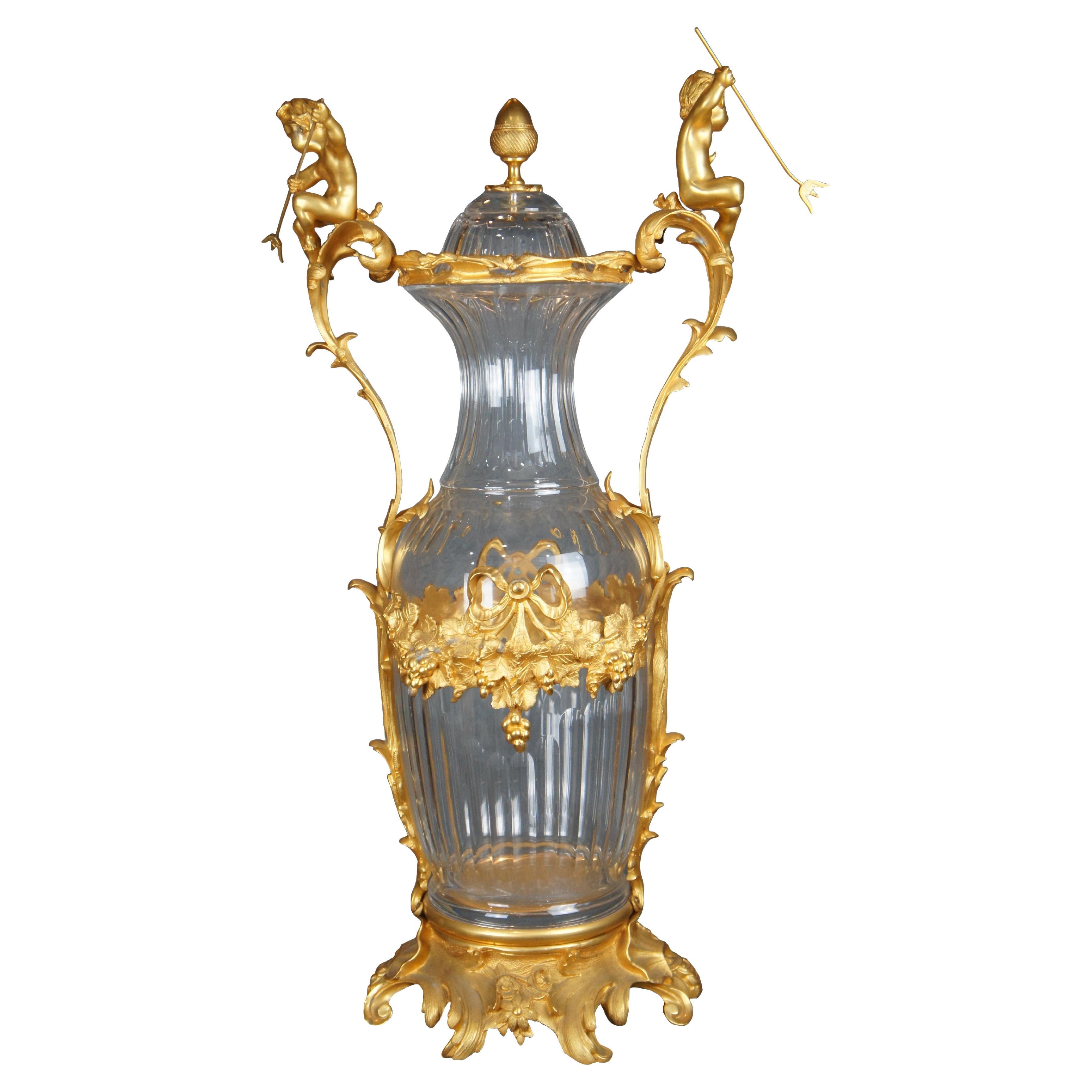 Eric Stepniewski Vase chérubin figuratif en bronze doré et cristal Louis XV Rococo 35" en vente