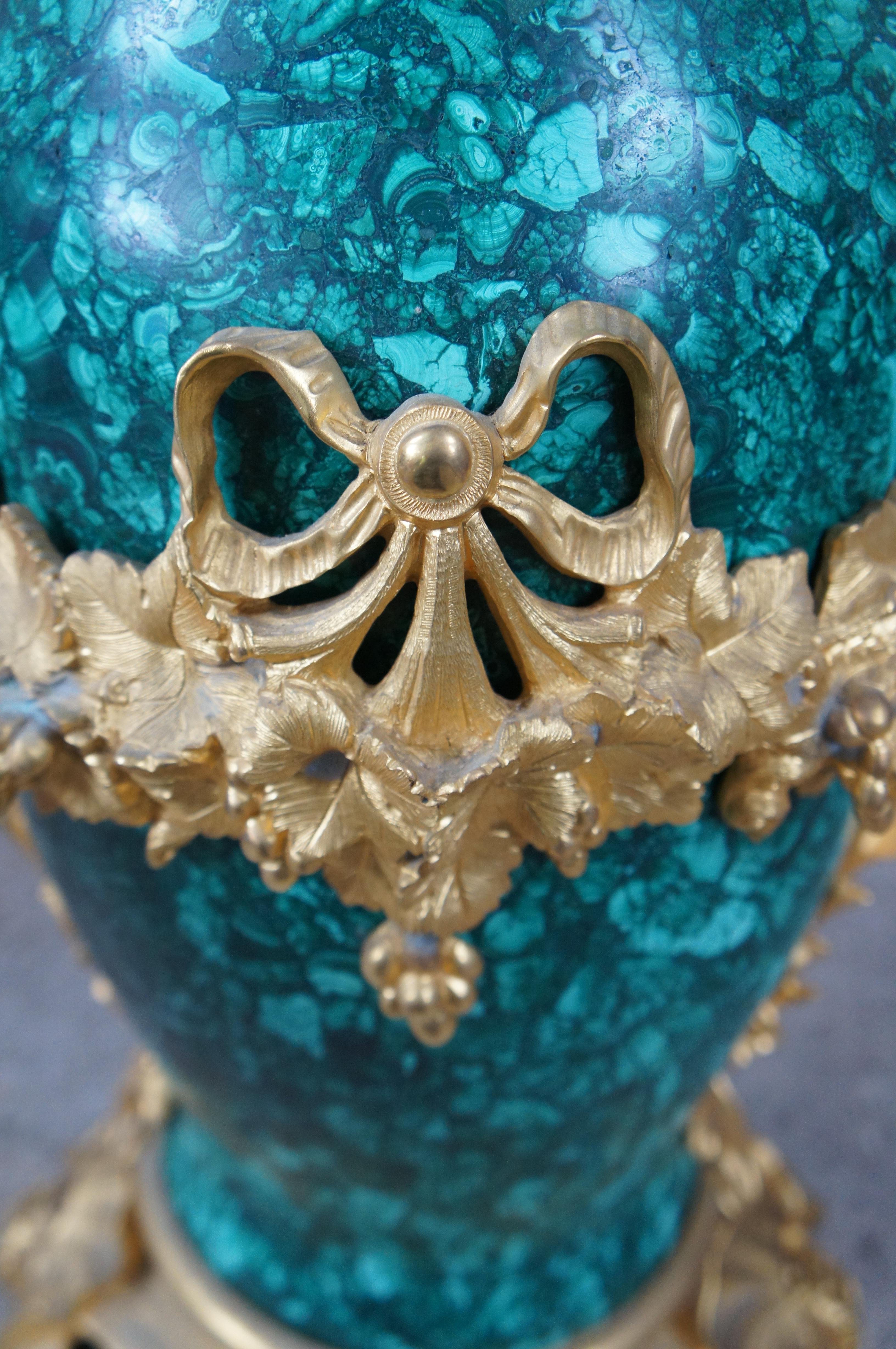 Eric Stepniewski French Rococo Luigi XV Vaso con cherubino figurato in malachite 35