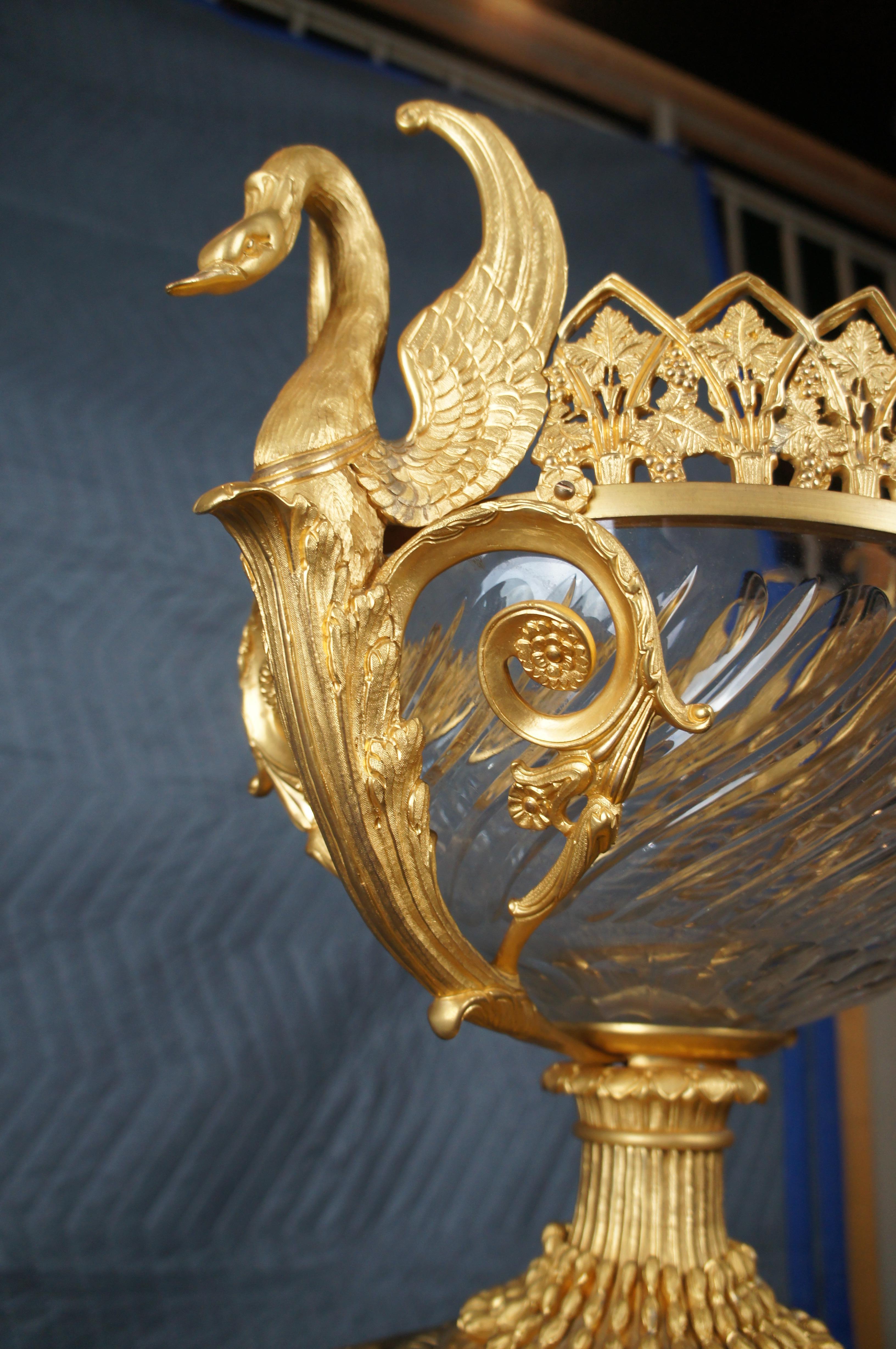 Eric Stepniewski French Louis XV Sawtooth Ormolu & Crystal Swan Centerpiece Bowl For Sale 5