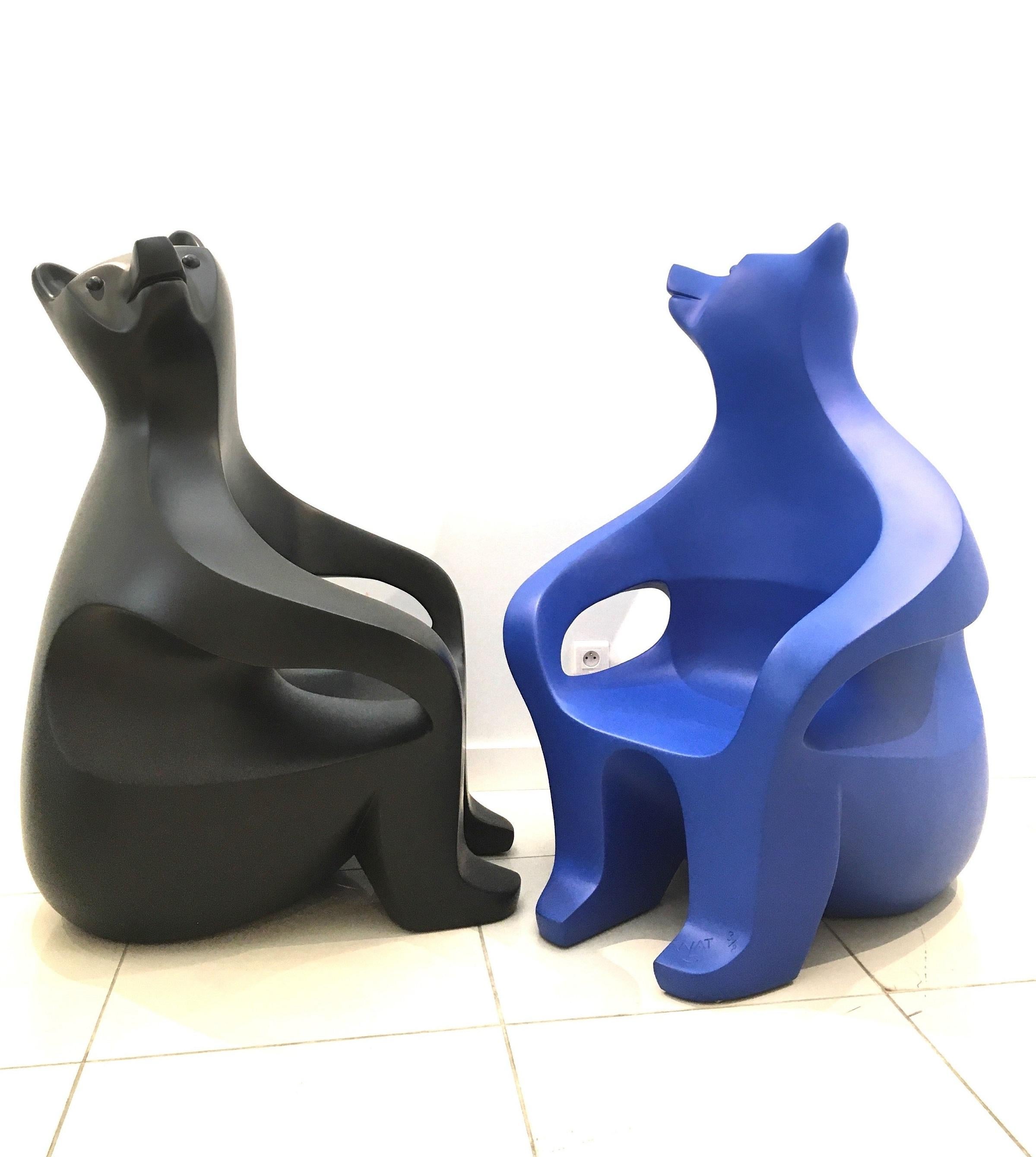 Polyester sculpture, 2019. 130 cm × 80 cm × 90 cm. This functional sculpture of wild cat can be used as an armchair.
Available colors: black, red, blue and white.
Limited edition of 8 + 4 artist’s proofs. 