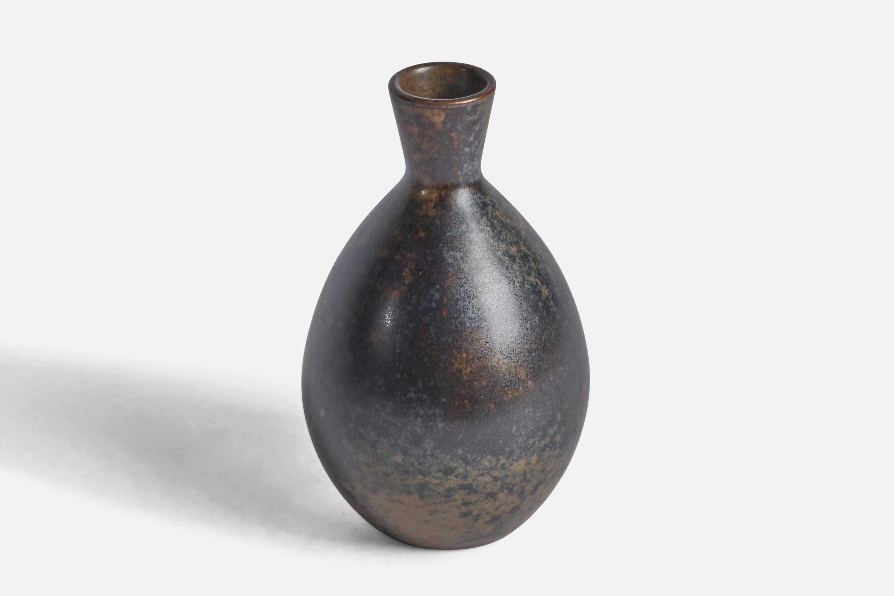 Mid-Century Modern Erich and Inger Triller, Vase, Stoneware, Sweden, 1960s For Sale
