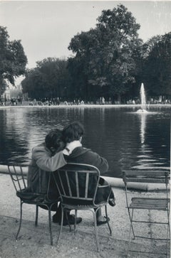 Vintage Couple, Lover, Street Photography, Black and White, Paris, 1950s, 23, 2 x 15, 3 cm