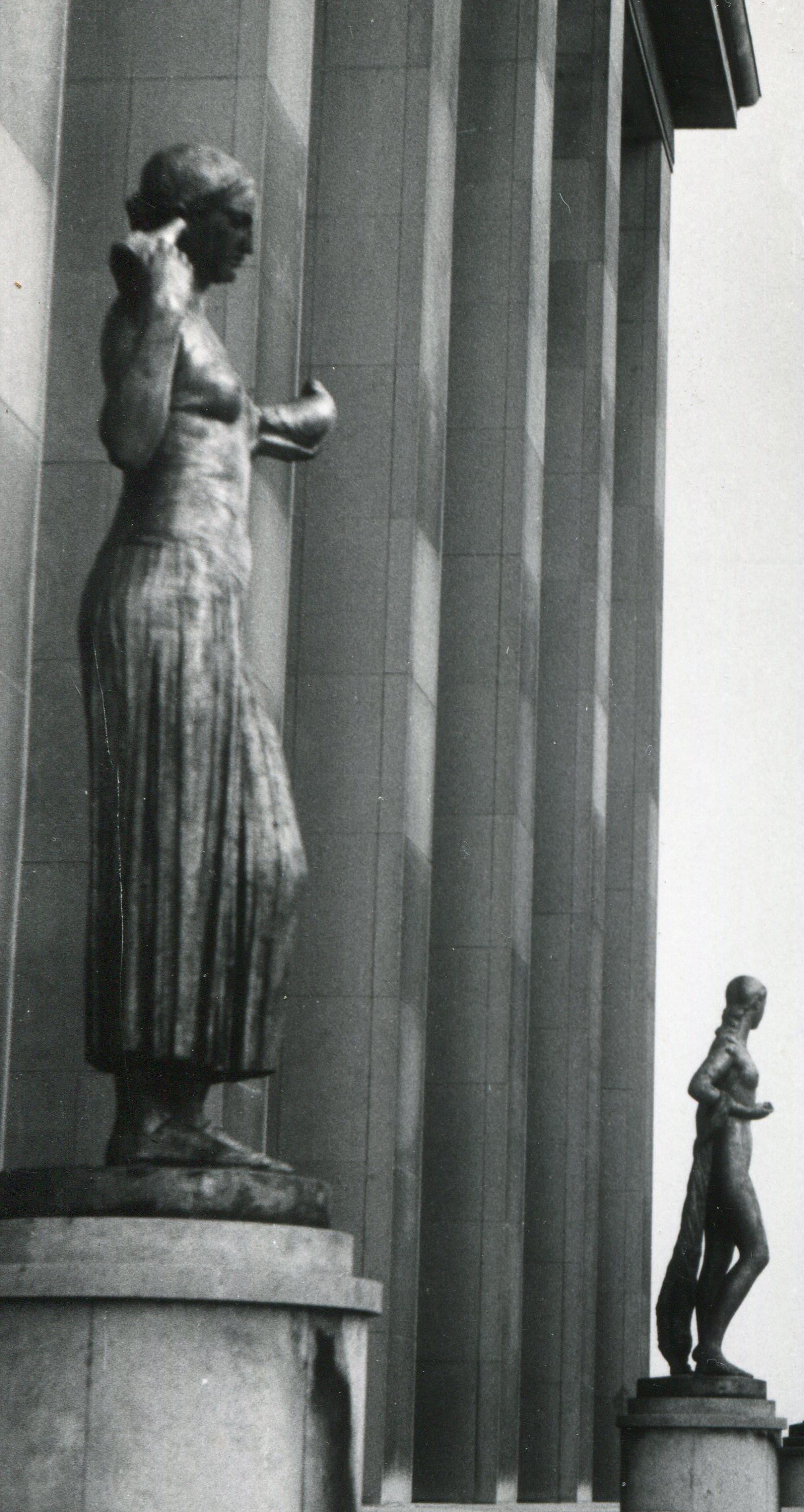 Eifeltower, Parigi, 1955 - Photograph di Erich Andres