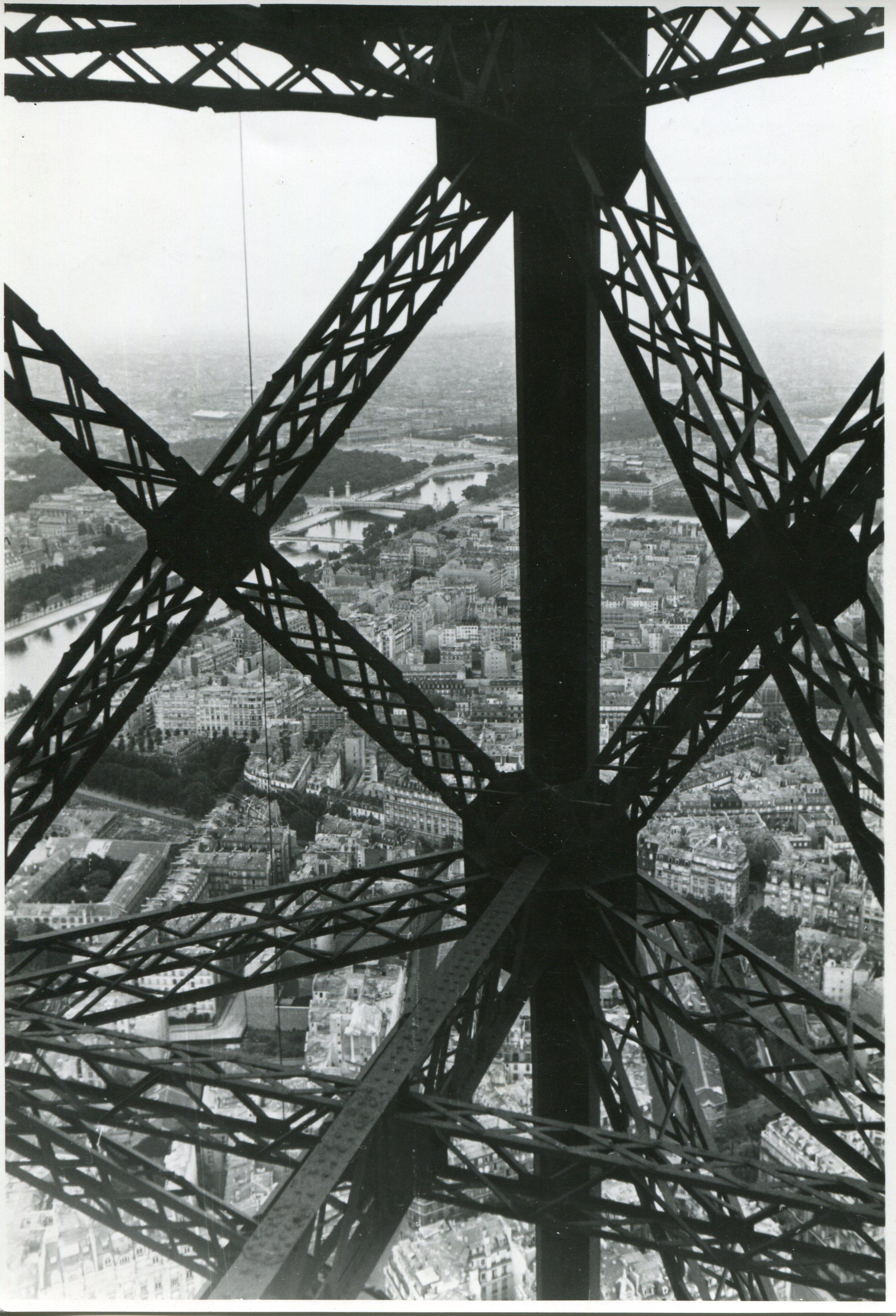 Erich Andres Black and White Photograph - Eifeltower, Paris, 1955