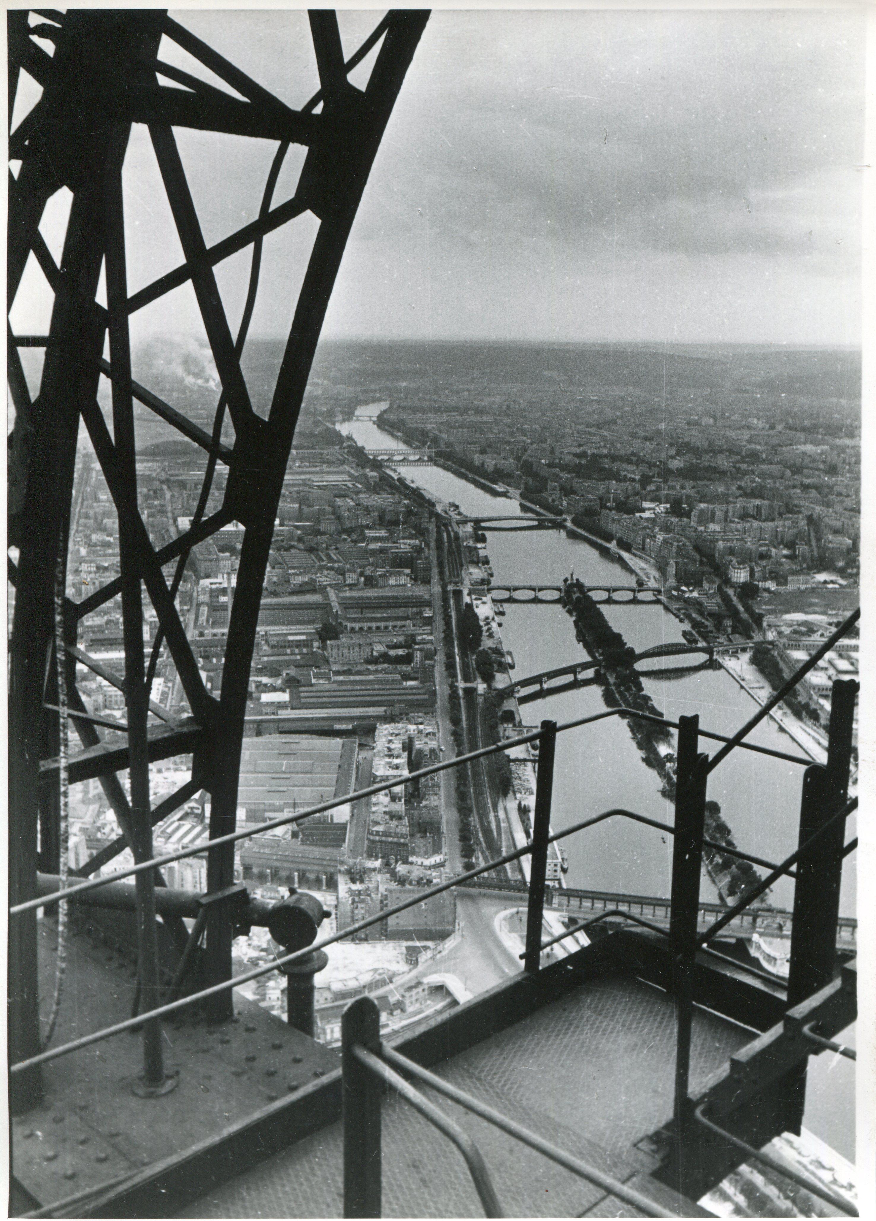 Erich Andres Black and White Photograph - Eifeltower, Paris, 1955