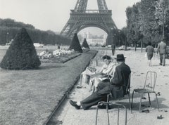 Torre Eiffel, Blanco y negro, París, años 50, 17, 6 x 12, 8 cm