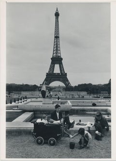 Eiffelturm, Familie, Schwarz und Weiß, Frankreich 1950er Jahre, 17, 9 x 12, 9 cm
