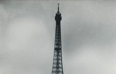 Eiffelturm, Straßenfotografie, Schwarz-Weiß, Frankreich 1950er Jahre, 17, 8 x 13, 1 cm