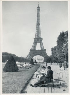 Vintage Eiffel Tower, Street Photography, Black and White, Paris, 1950s, 17, 6 x 12, 8 cm