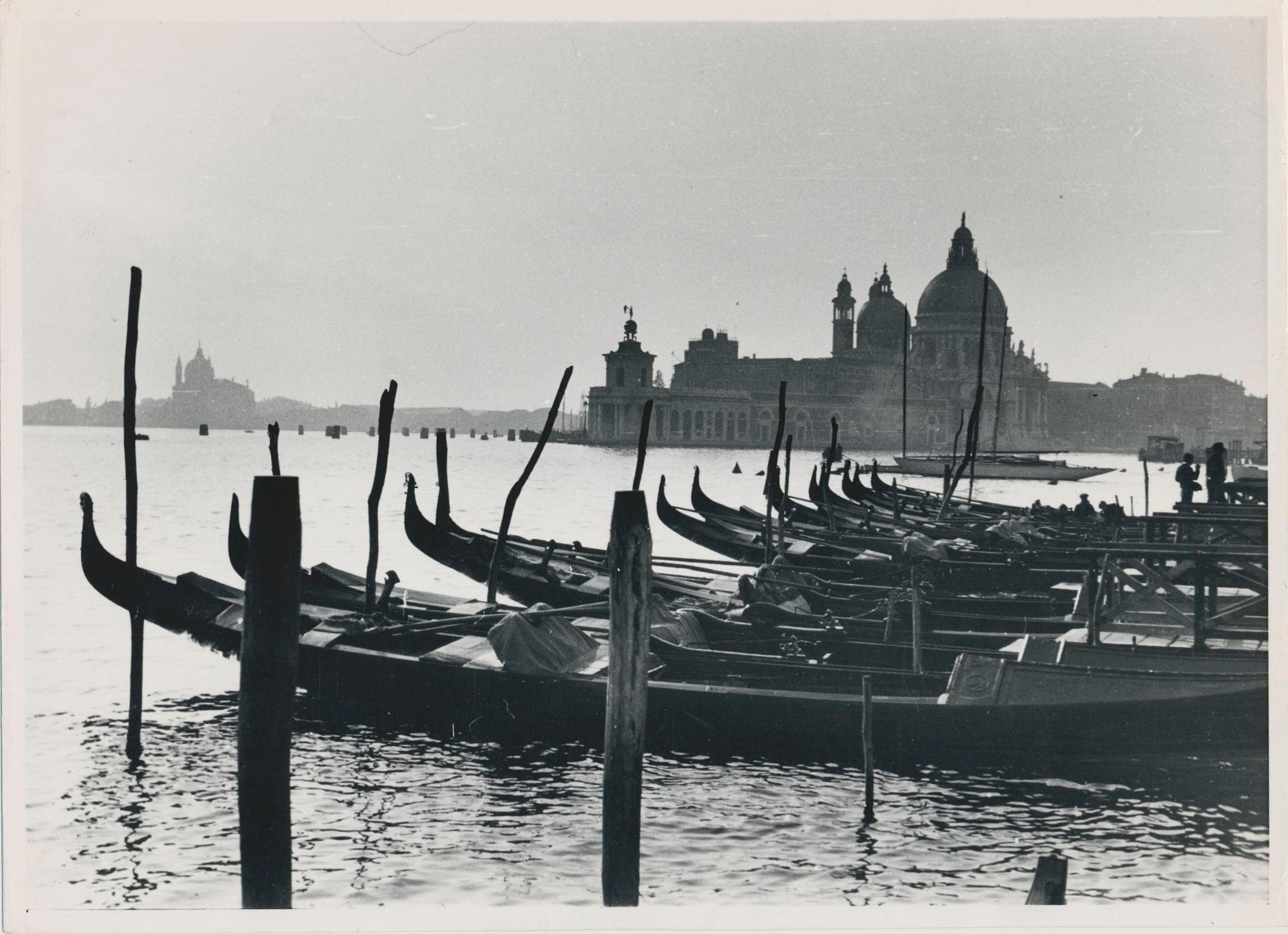 Erich Andres Black and White Photograph - Venice, Gondolas, Black and White, Italy 1950s, 12, 8 x 17, 9 cm