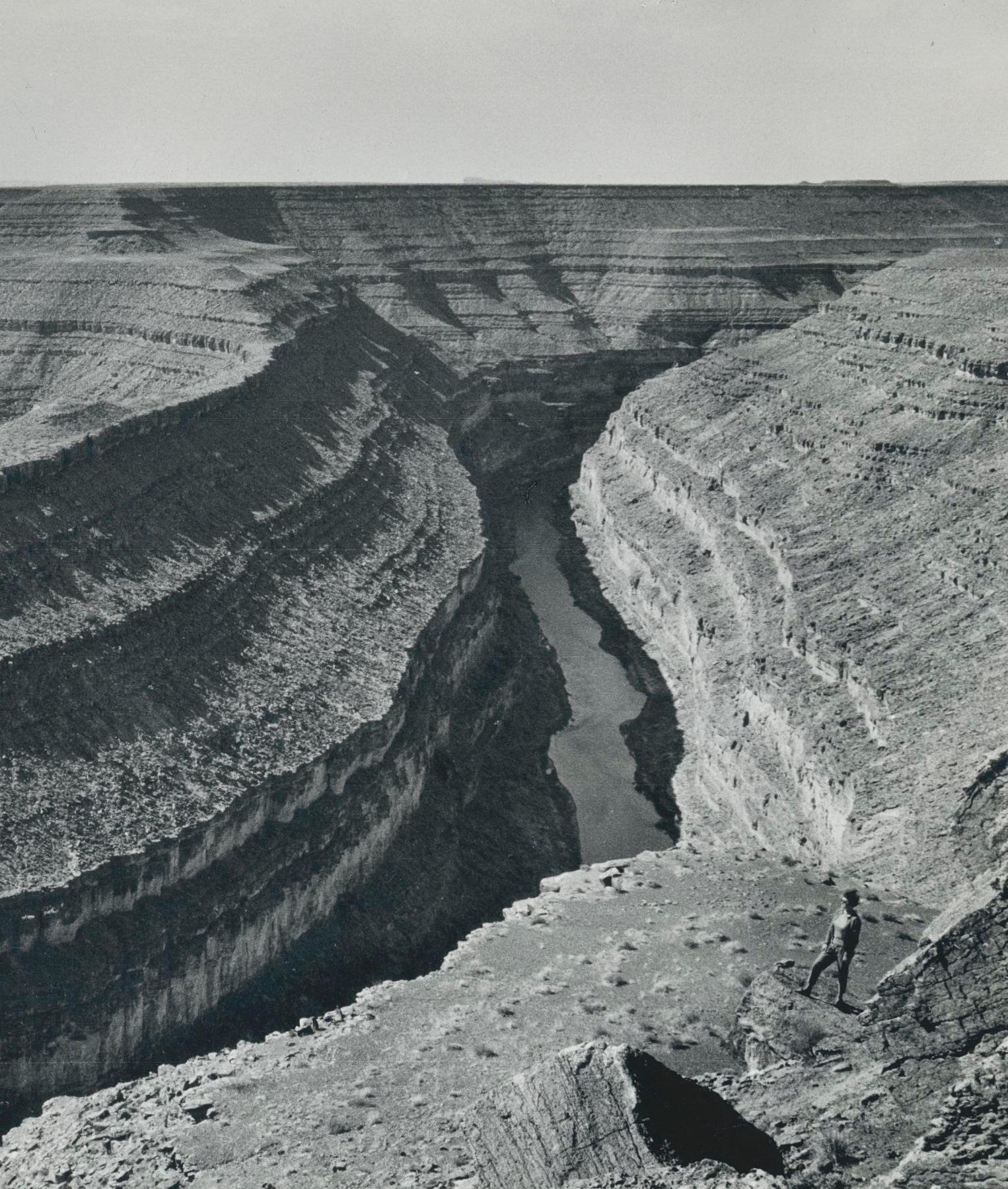 Gooseneck, Grand Canyon, Utah, Black and White, USA 1960s, 17, 8 x 23, 3 cm - Photograph by Erich Andres