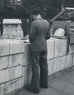 Man, Notre Dam, Street Photography, Black and White, Paris, 1950s, 23 x 16, 2 cm