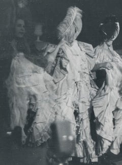 Moulin Rouge; Bailando; Blanco y negro; París, años 50, 17, 6 x 12, 7 cm