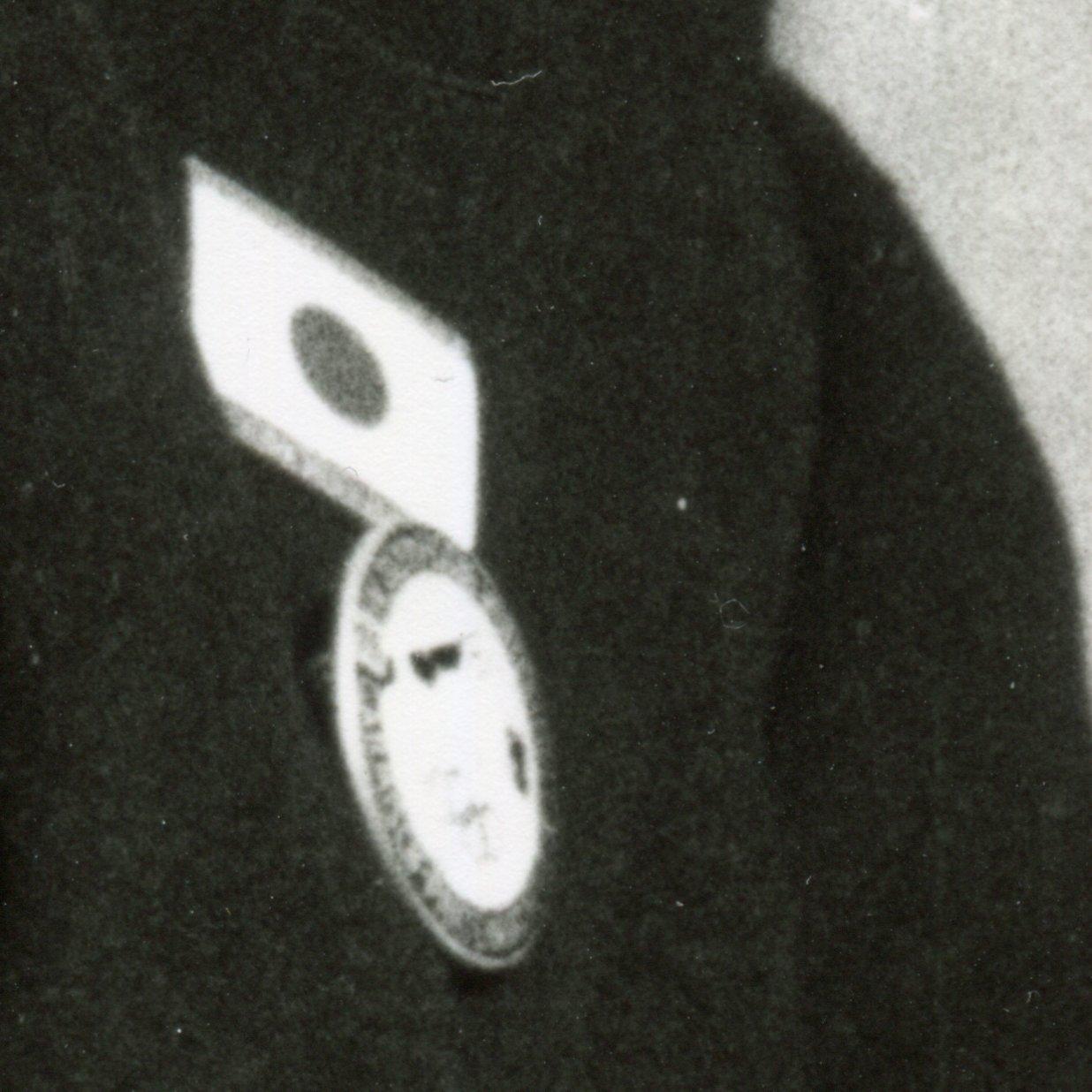 Giochi Olimpici di Berlino del 1936 - Ospiti dal Giappone - Black and White Photograph Nero di Erich Andres