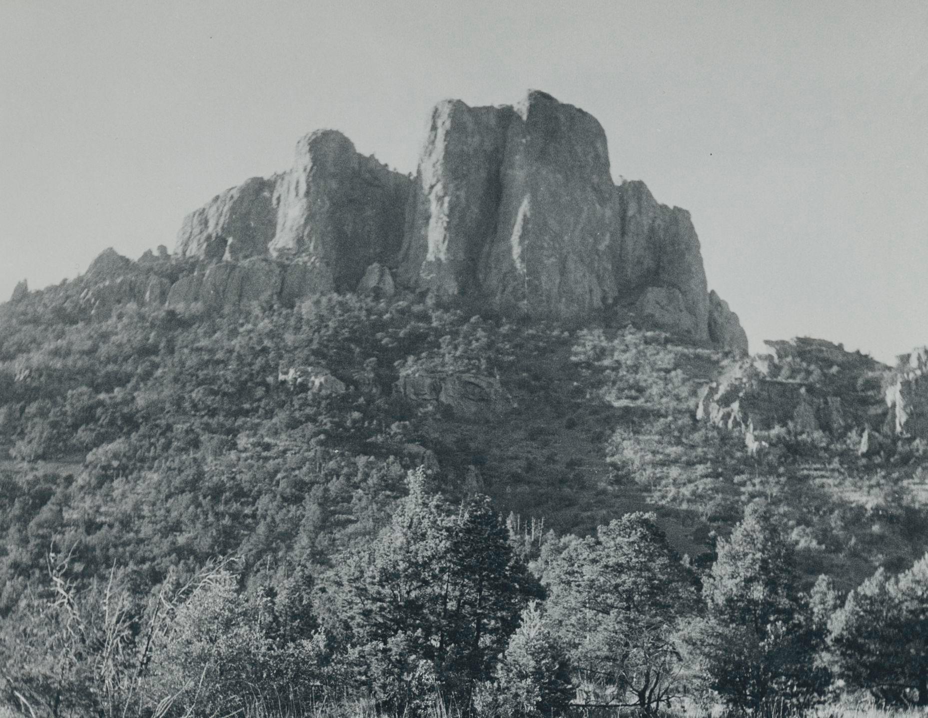 Panther Pass, Texas, photographie en noir et blanc, États-Unis, vers les années 1960, 23,3 x 16,5 cm - Photograph de Erich Andres