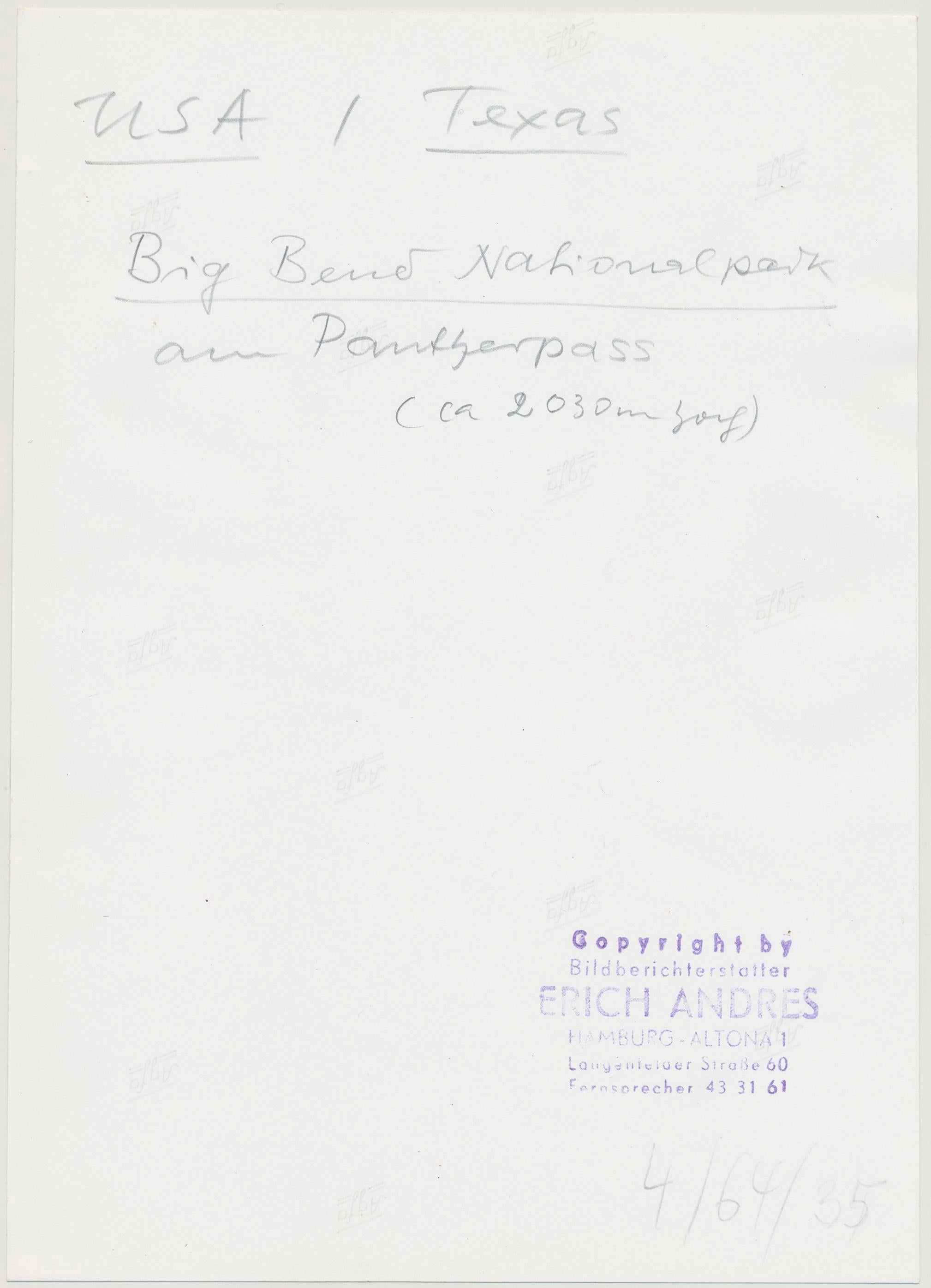 Panther Pass, Texas, Schwarz-Weiß-Fotografie, USA, ca. 1960er Jahre, 23,3 x 16,5 cm (Grau), Black and White Photograph, von Erich Andres