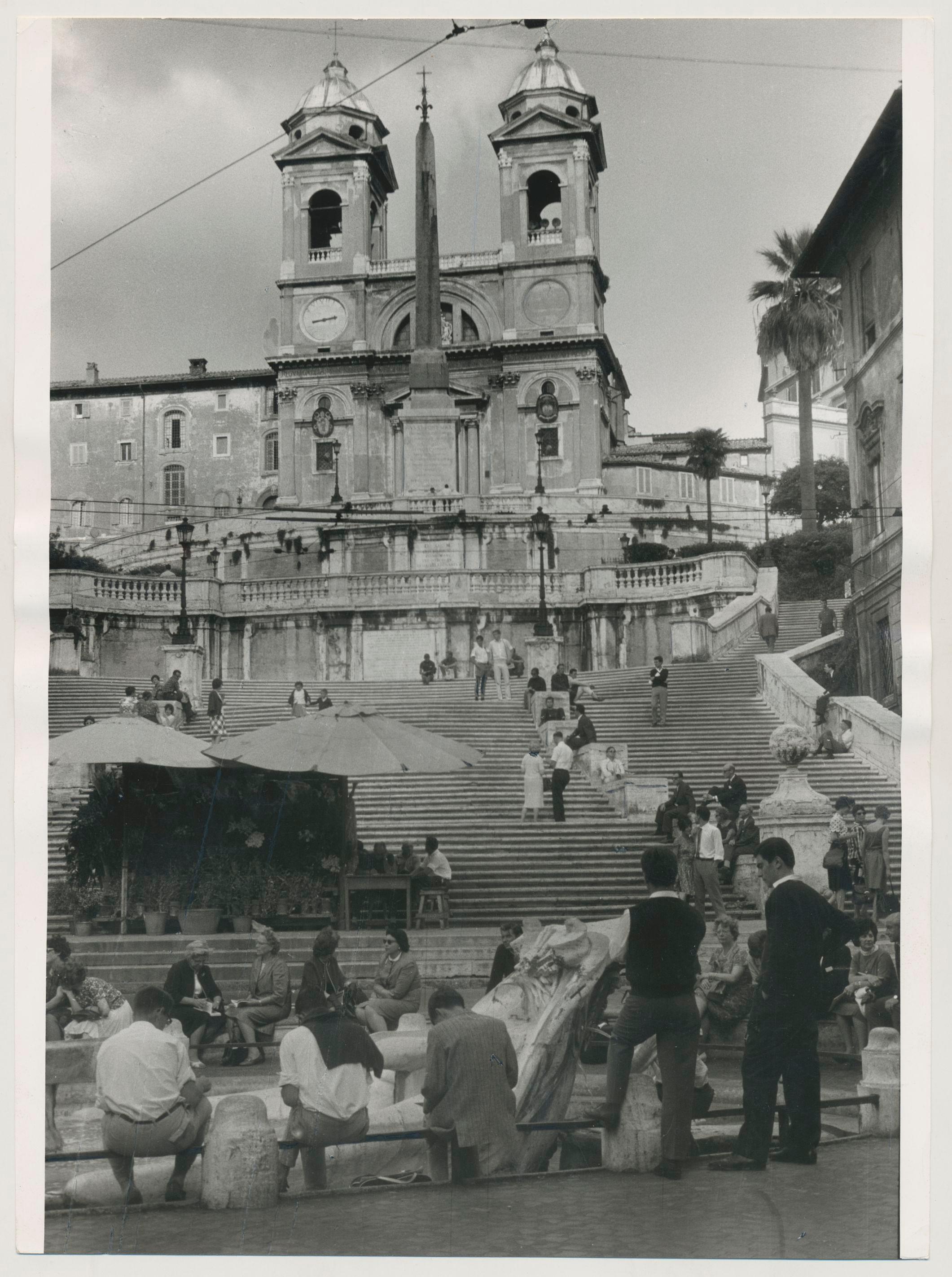 Erich Andres Black and White Photograph - Rome - Spanish Steps, Italy 1950s, 23, 2 x 17, 3 cm