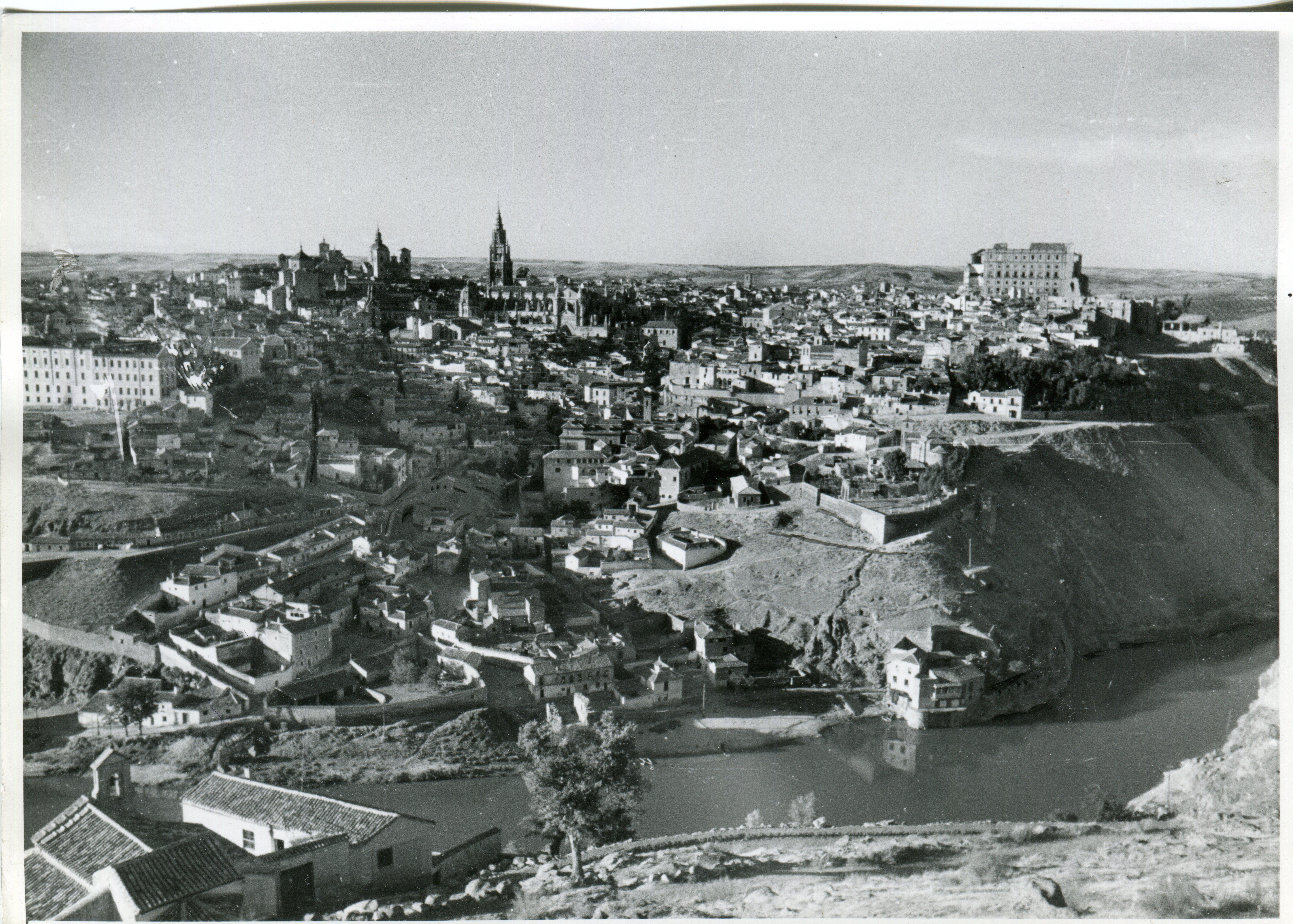Toledo, Spain, 1936, Alcazar in ruins, Civil War - Portfolio of 5 Prints - Gray Black and White Photograph by Erich Andres