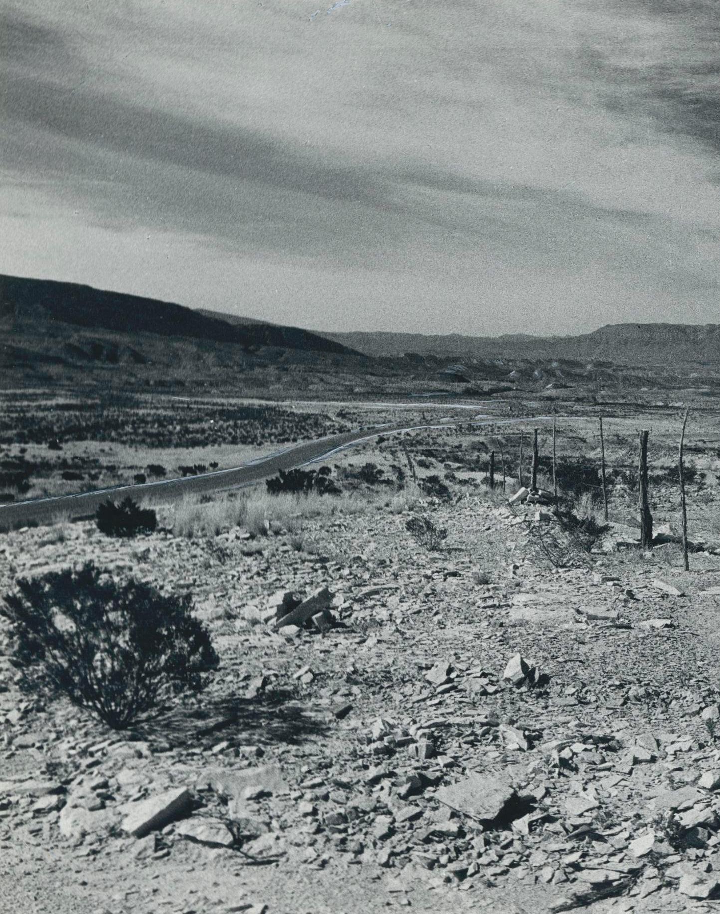 Valley, Texas, Black and White Photography, USA 1960s, 16, 3 x 23, 1 cm For Sale 2