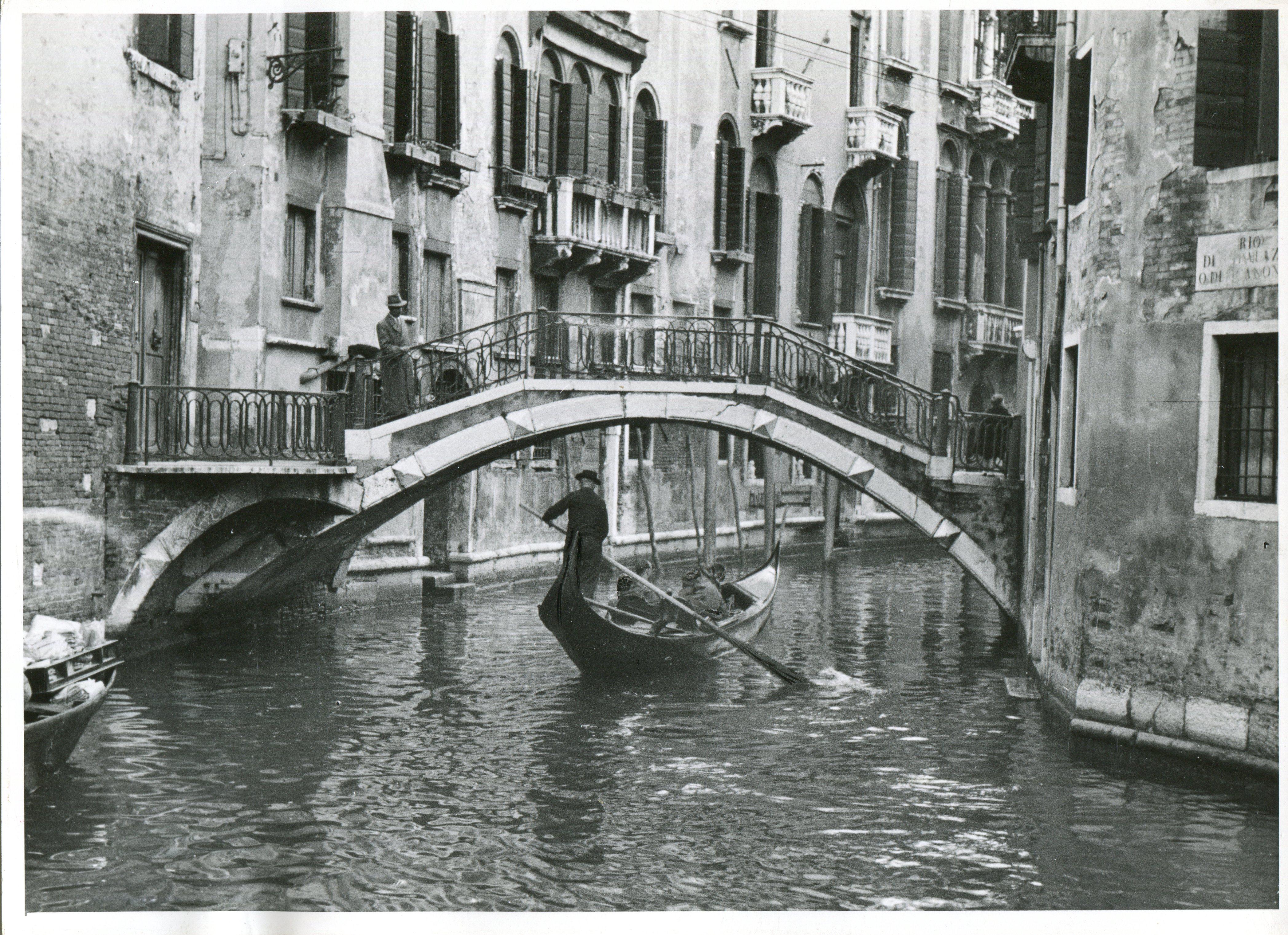 Erich Andres Black and White Photograph - Venice, Italy, 1954