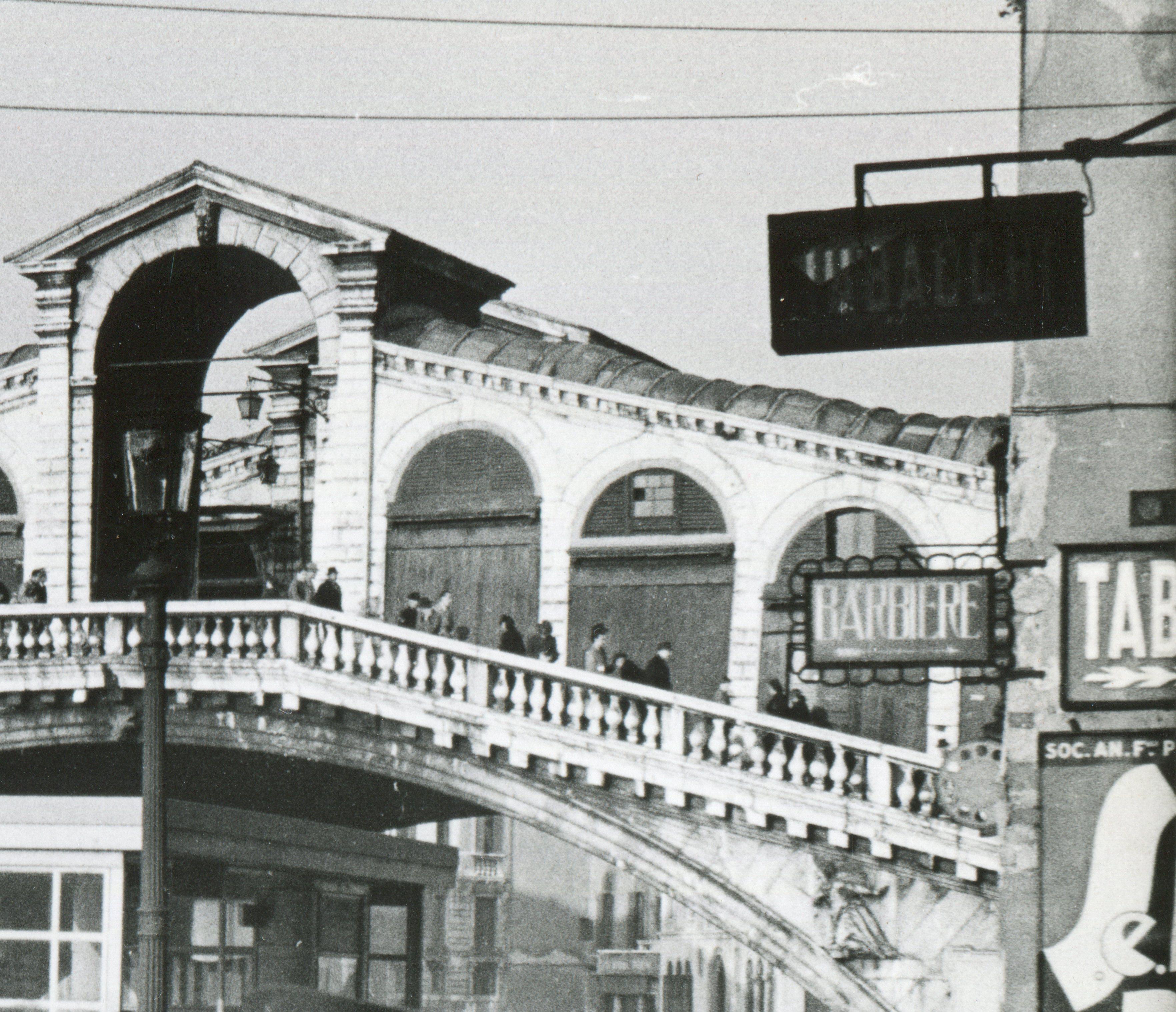 Venise - Le pont du Rialto 1954 - Photograph de Erich Andres