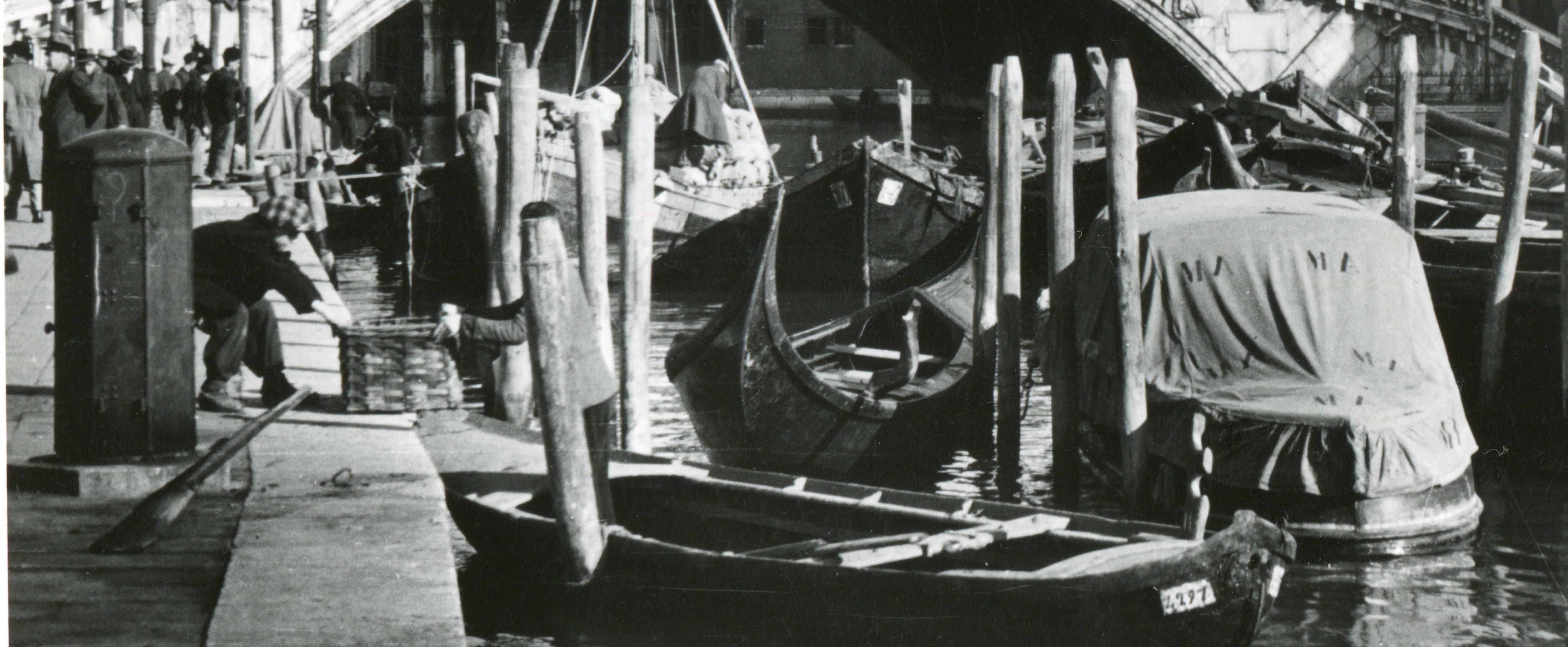 Venice - Rialto Bridge 1954 - Modern Photograph by Erich Andres
