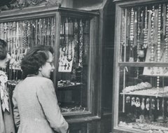 Woman, Street Photography, Black and White, Italy 1950s, 12.9 x 17.7 cm
