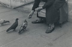 Woman, street photography, Black and White, Paris, 1950s, 23 x 16, 8 cm