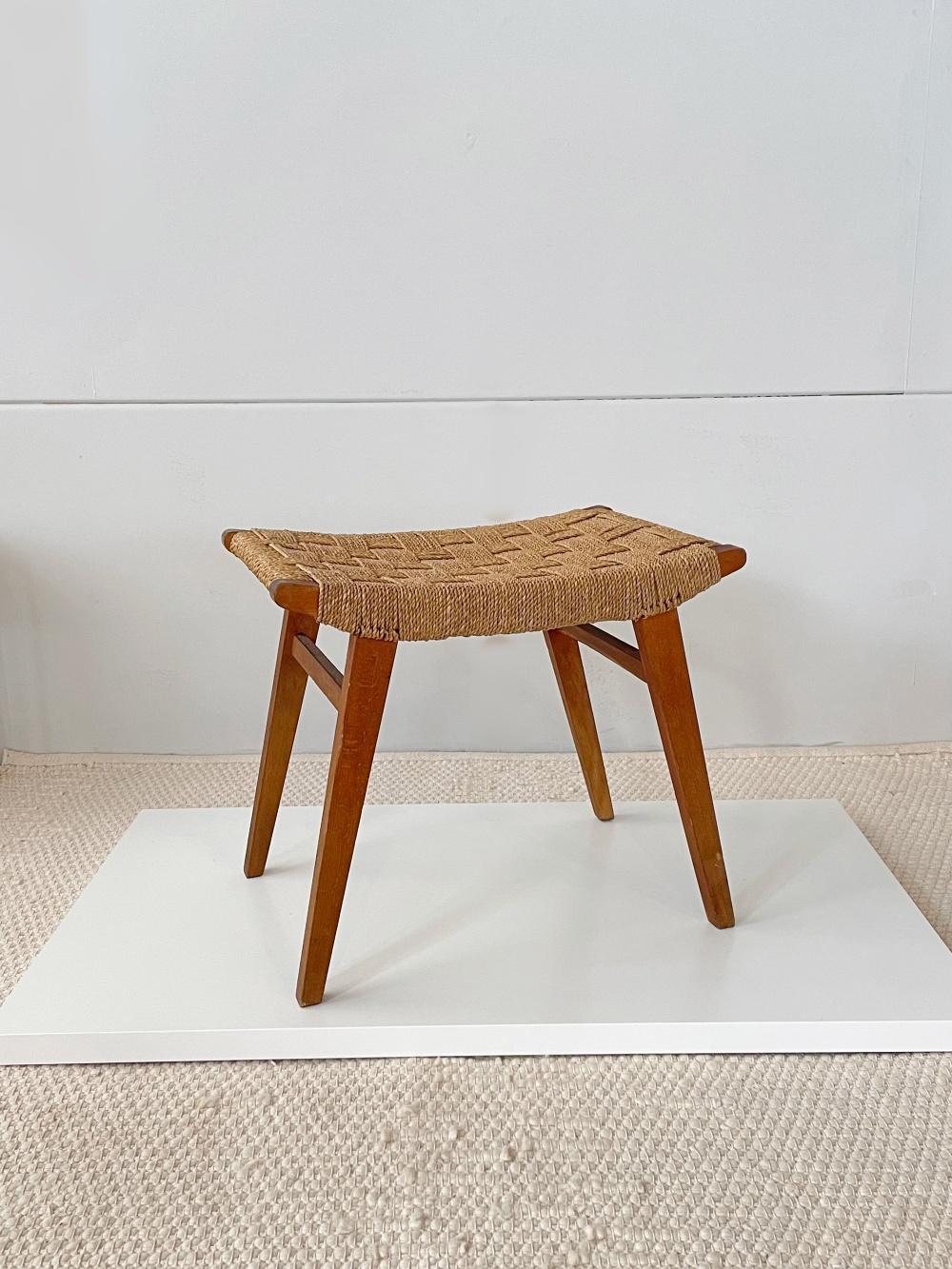 Elegant and minimalistic BAUHAUS stool with beautiful handcrafted details by Erich Dieckmann made in the 1940s.
Made of solid oak and rush.

Free DHL shipping



   