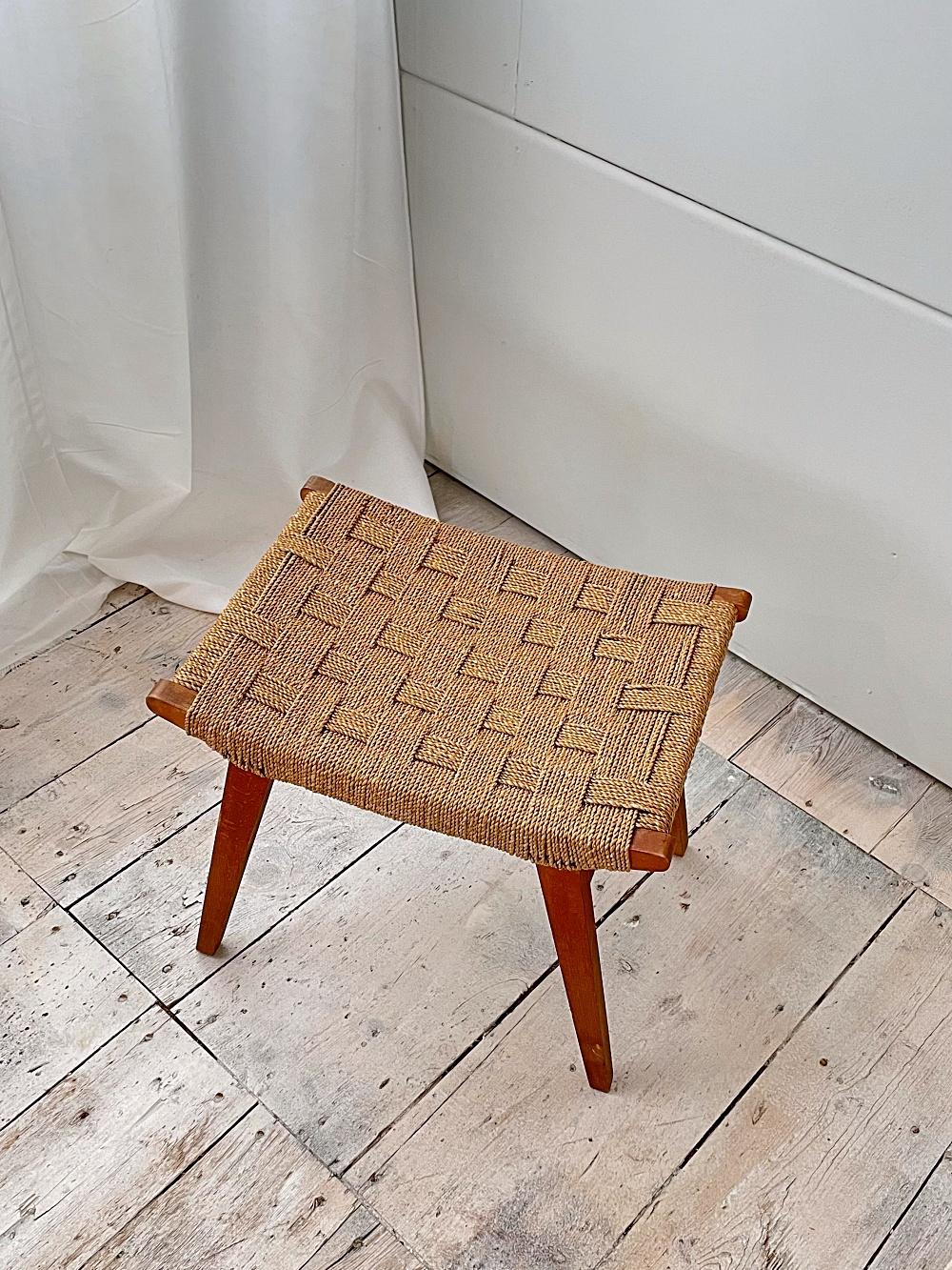 Erich Dickmann Bauhaus Stool, Rush & Solid Oak, 1940s, Germany In Good Condition For Sale In Biebergemund, Hessen