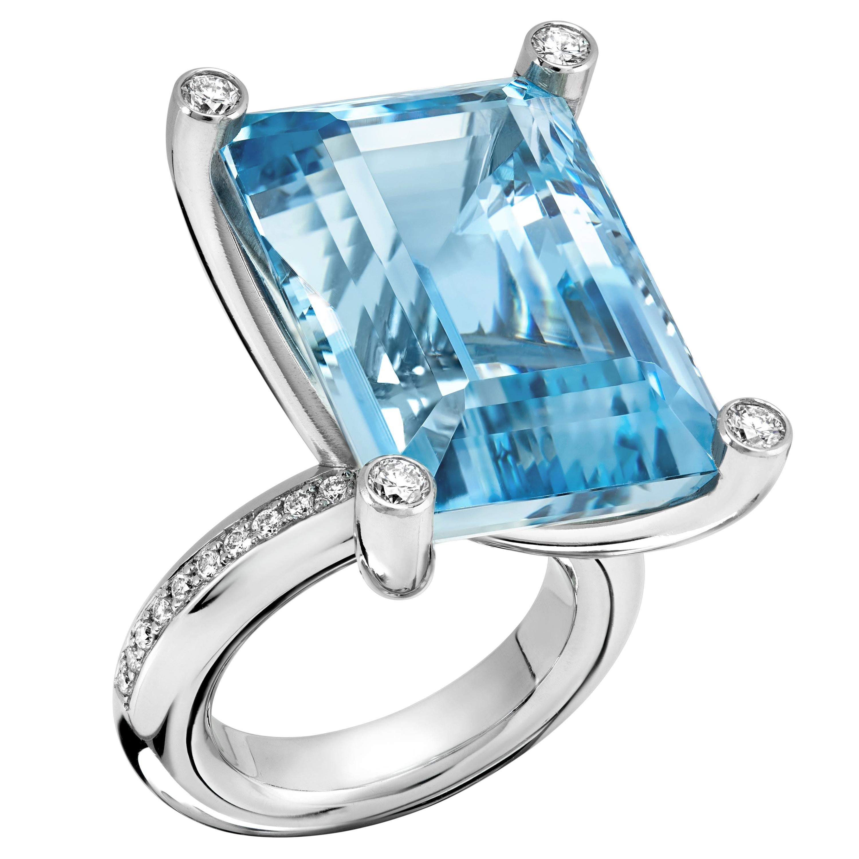 20.57 carat Brazilian Aquamarine White Diamond Platinum Ring, Erich Zimmermann