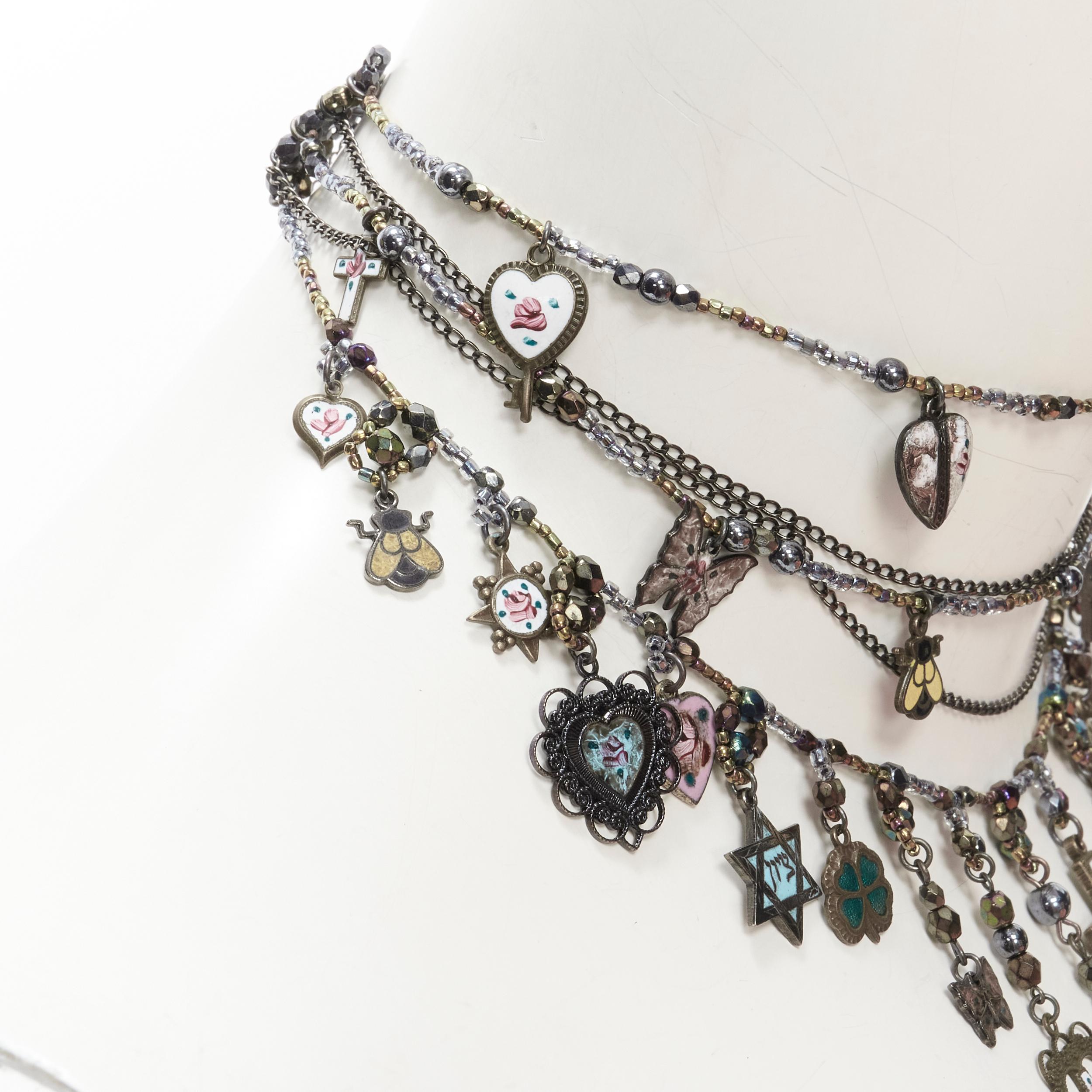Set di braccialetti con ciondolo a cuore con croce di David di Erickson Beamon 5
