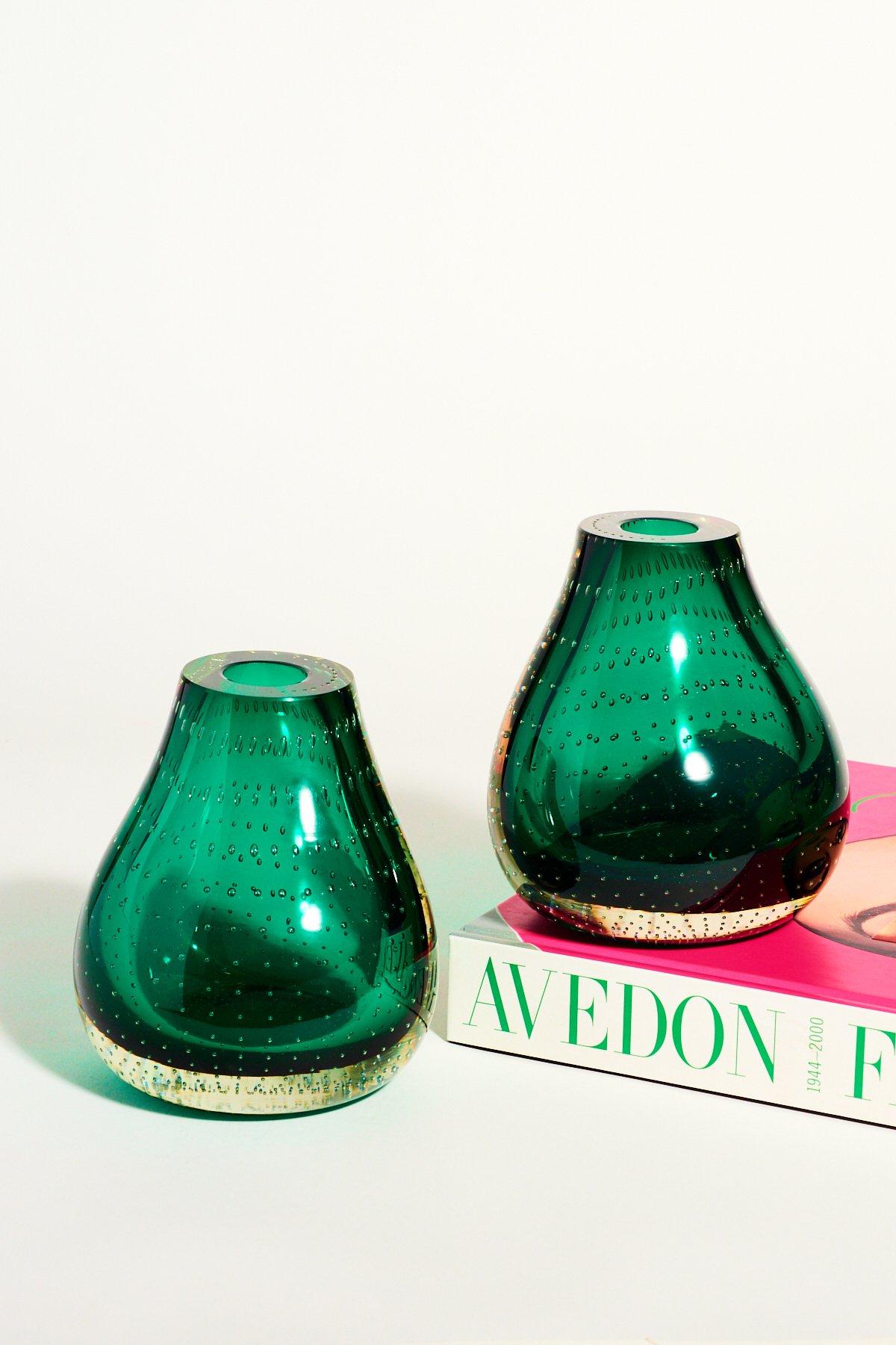 Single stem vase bookends in deep emerald green bubble glass.

 