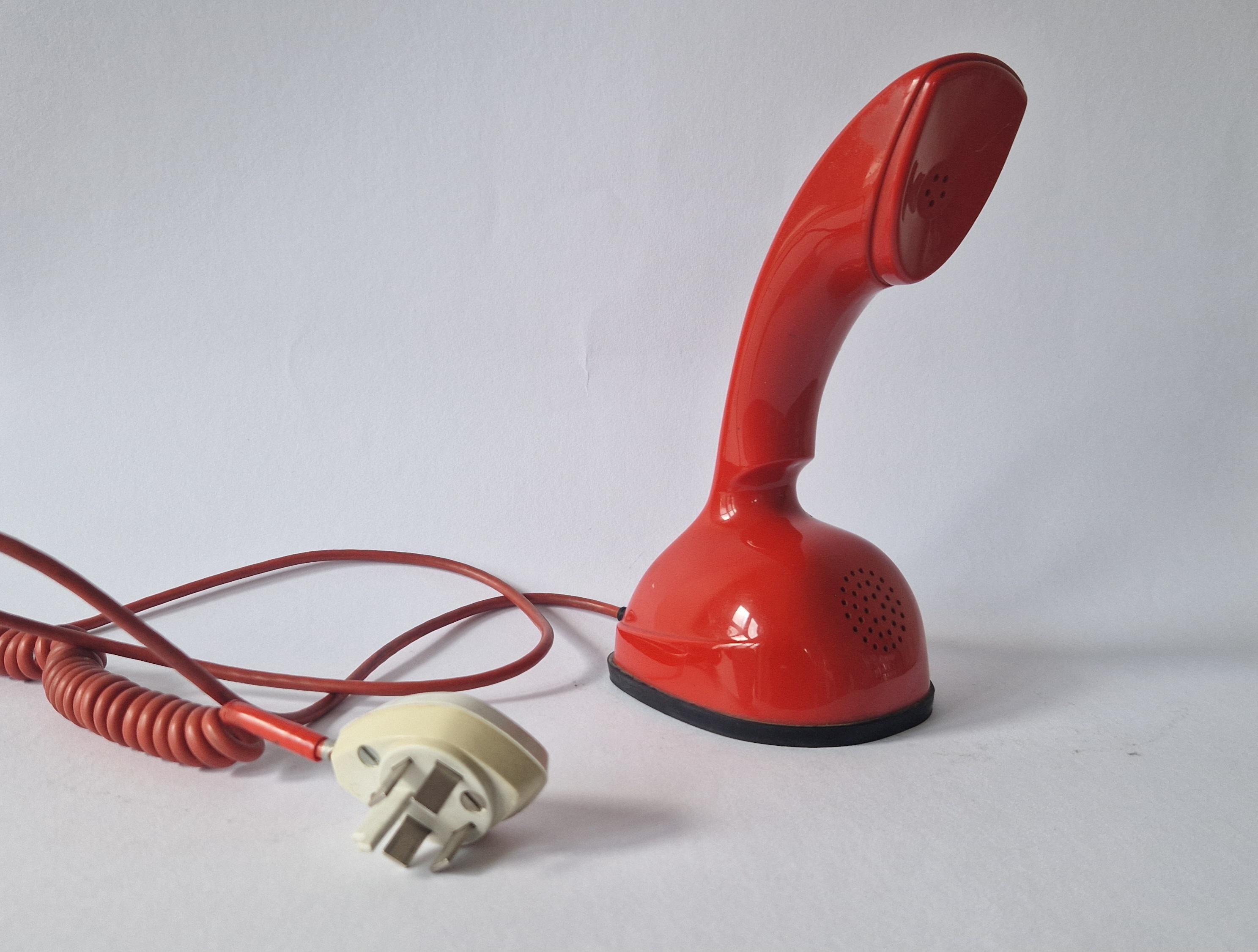 - rare in red
- marked
- very good original condition
- space age style